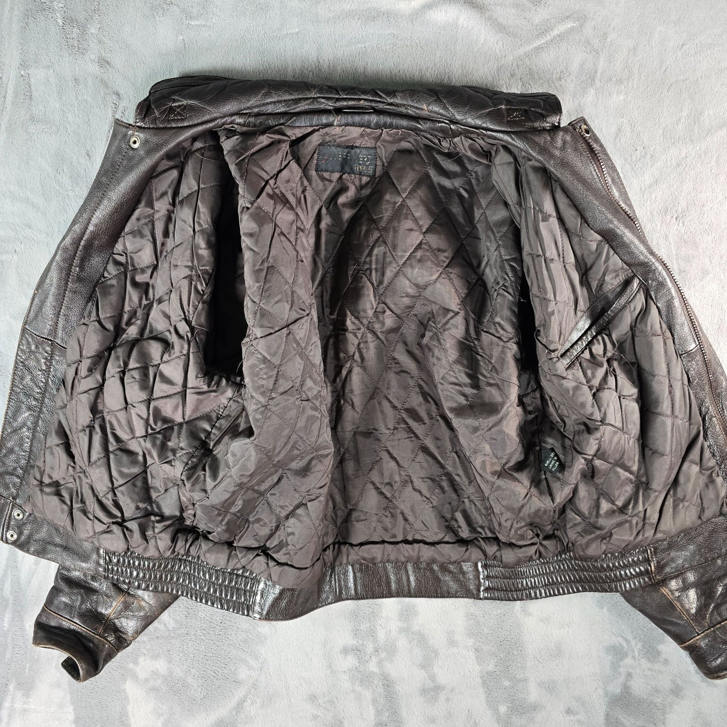 Distressed Vintage 1980s Giuseppi Verdi Dark Brown Leather Biker Jacket (L)