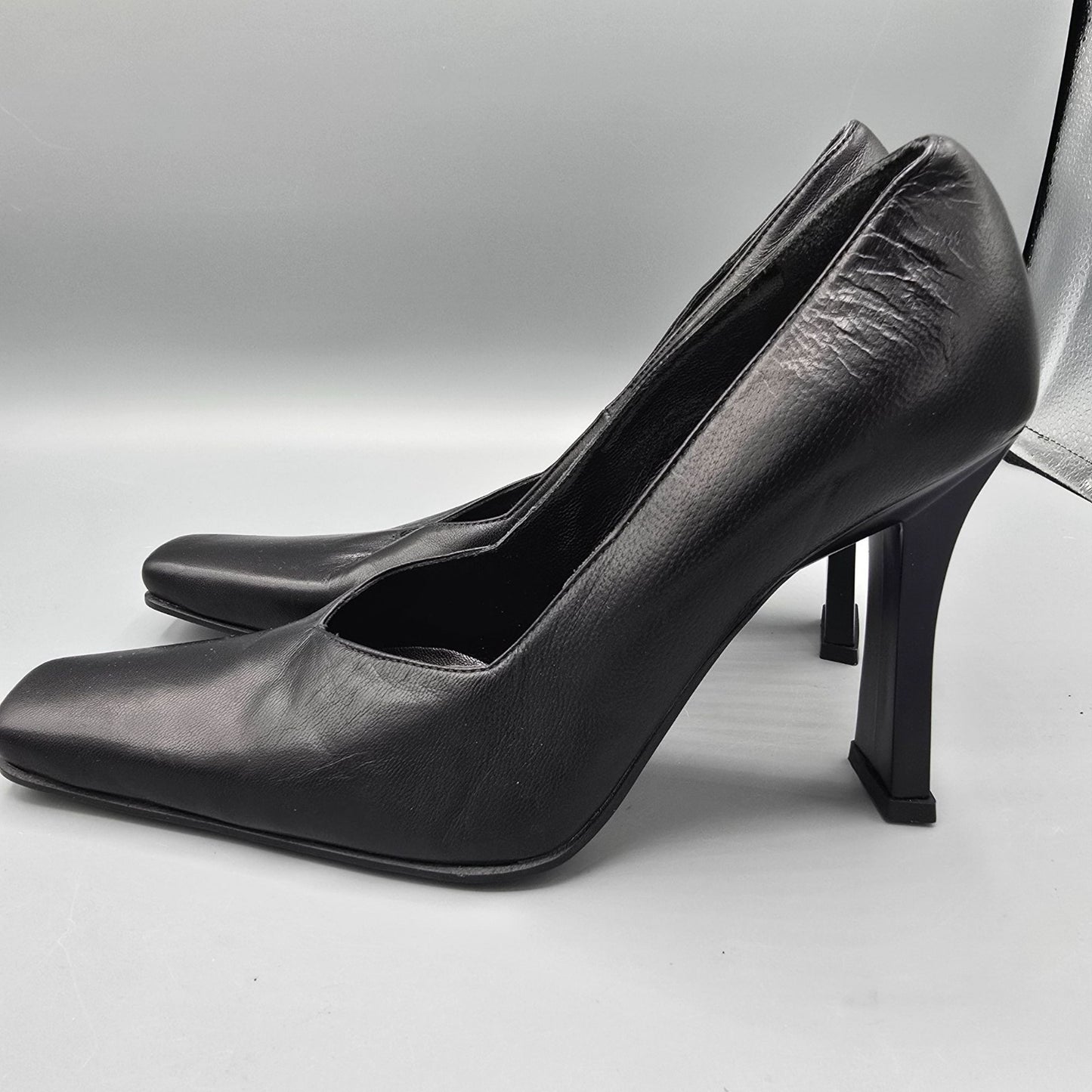 Vintage 1990s Deadstock Pari & Pari Black Nappa Leather Square-Toe Pumps (7B)