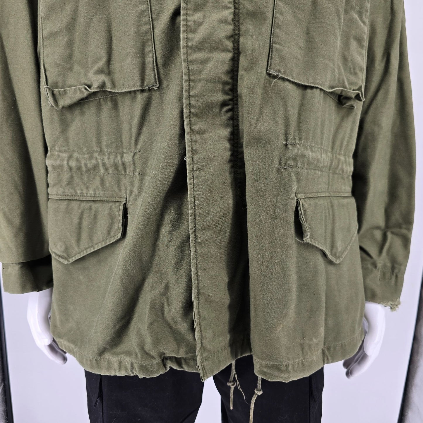 Vintage 1969 U.S. Army Vietnam Era M-65 Hooded Field Jacket (Large Short)