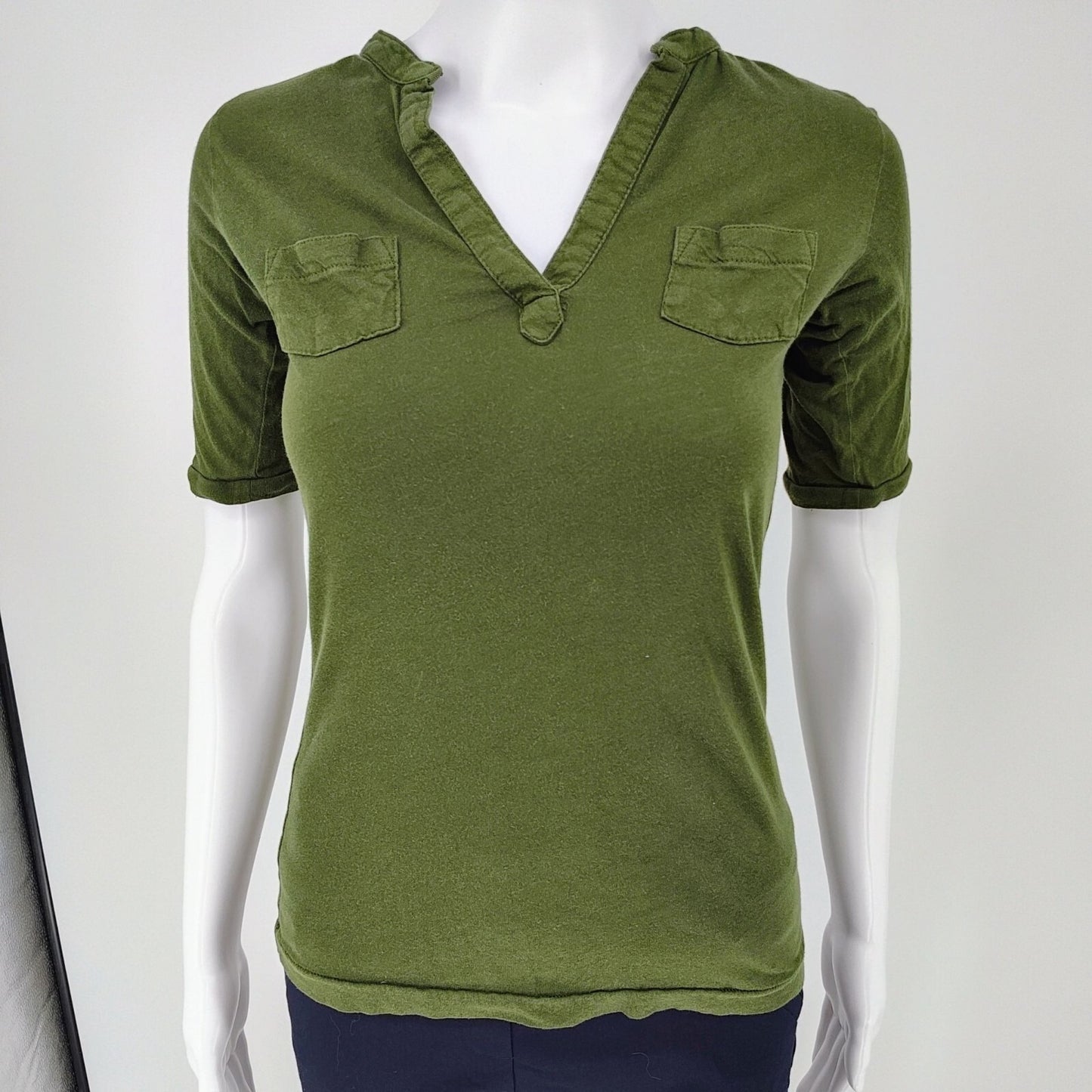 Old Navy Women's Army Green V-Neck Collared Cotton Shirt With Pockets (Small)