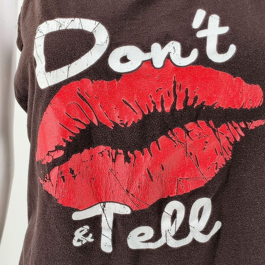 Bella "Don't Kiss & Tell" Lips Graphic Brown Spaghetti Strap Tank Top (XL)