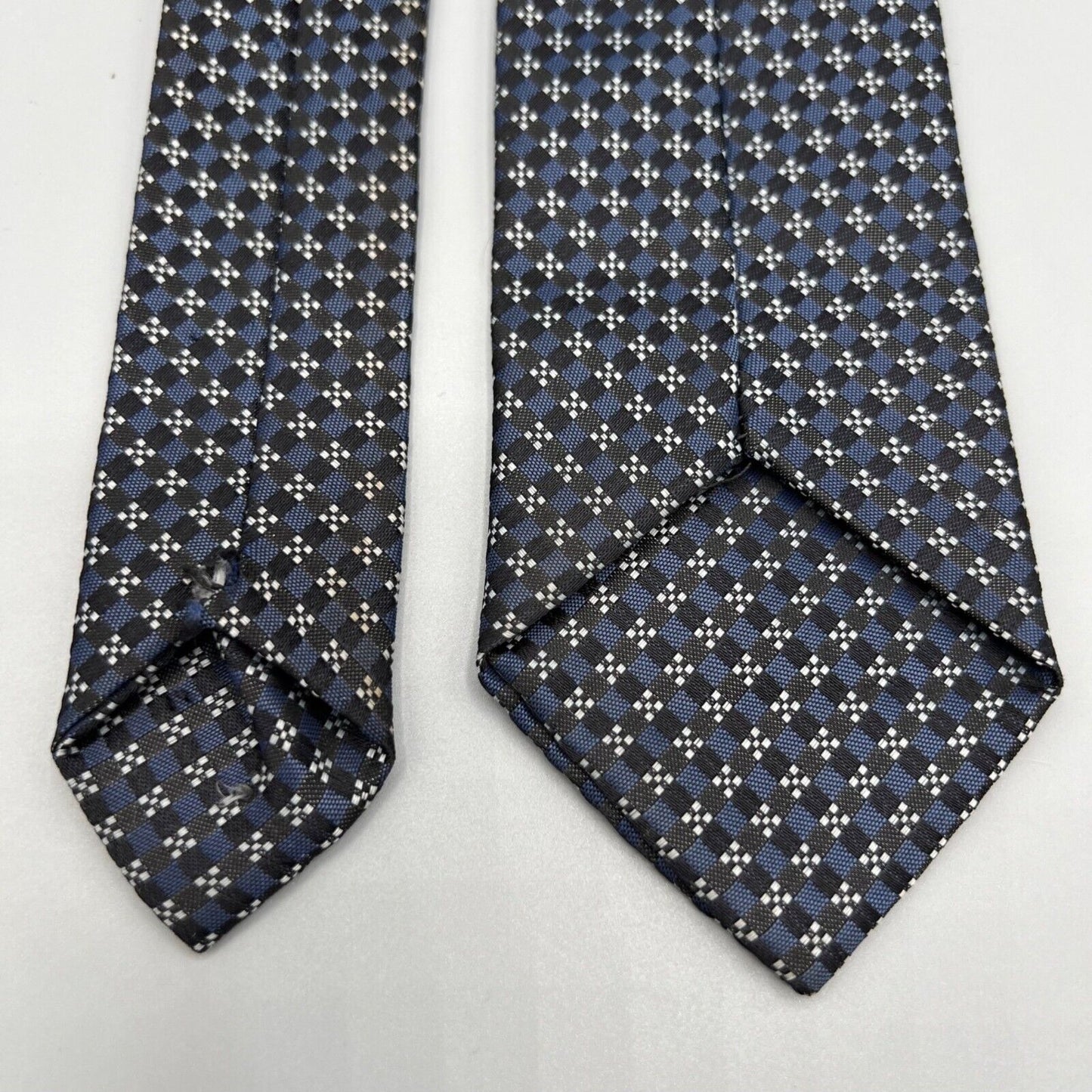 Vintage 1960s Haband's 100% Dacron Polyester Geometric Pattern Skinny Tie