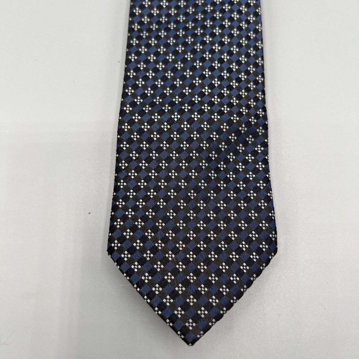 Vintage 1960s Haband's 100% Dacron Polyester Geometric Pattern Skinny Tie