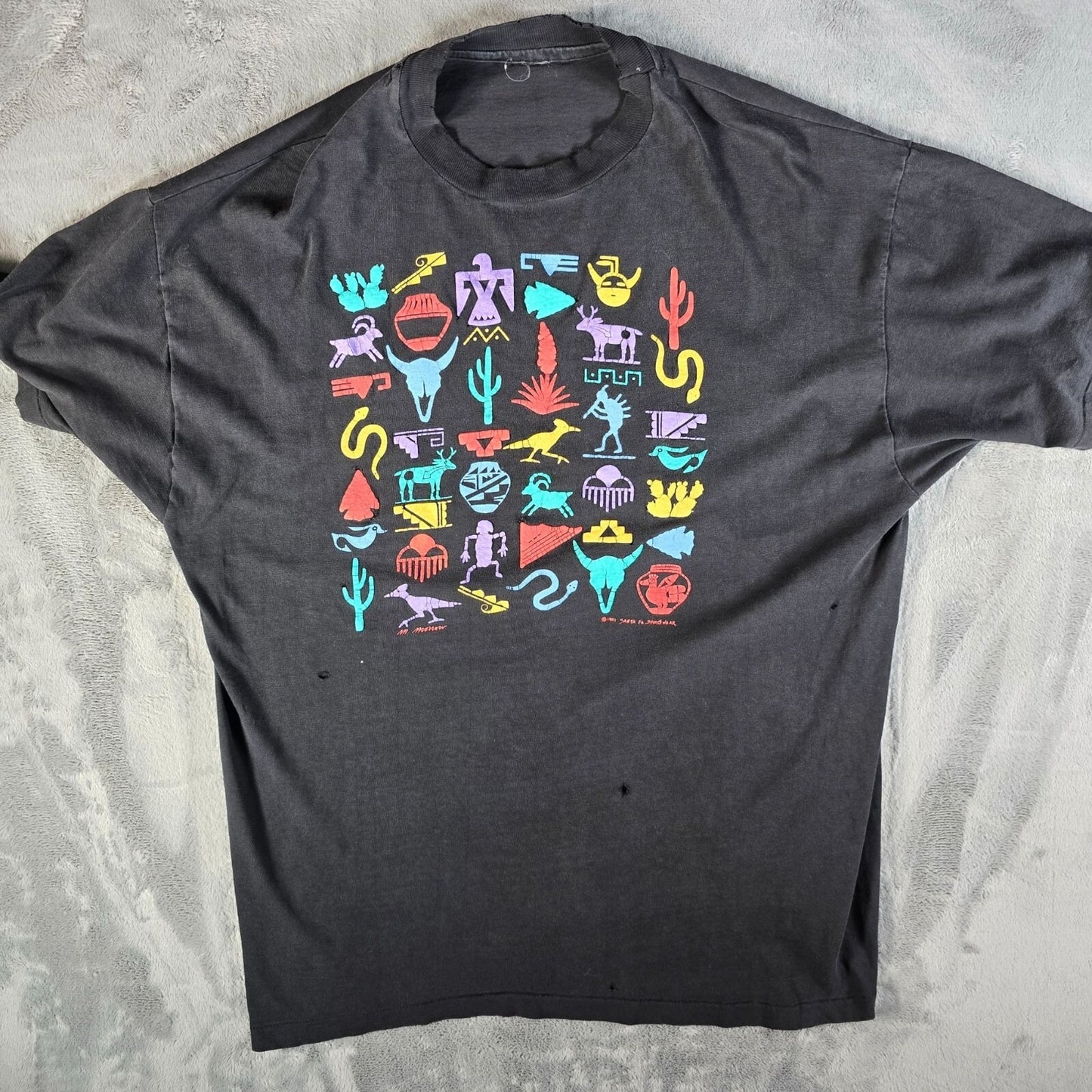 Distressed Vintage 1990s Santa Fe Sportswear Southwestern Symbols T-Shirt (XL)