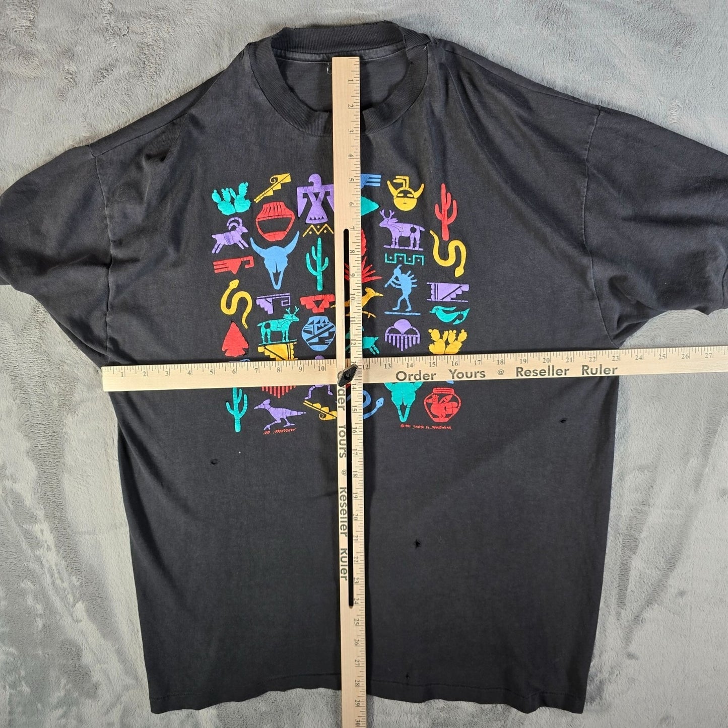 Distressed Vintage 1990s Santa Fe Sportswear Southwestern Symbols T-Shirt (XL)