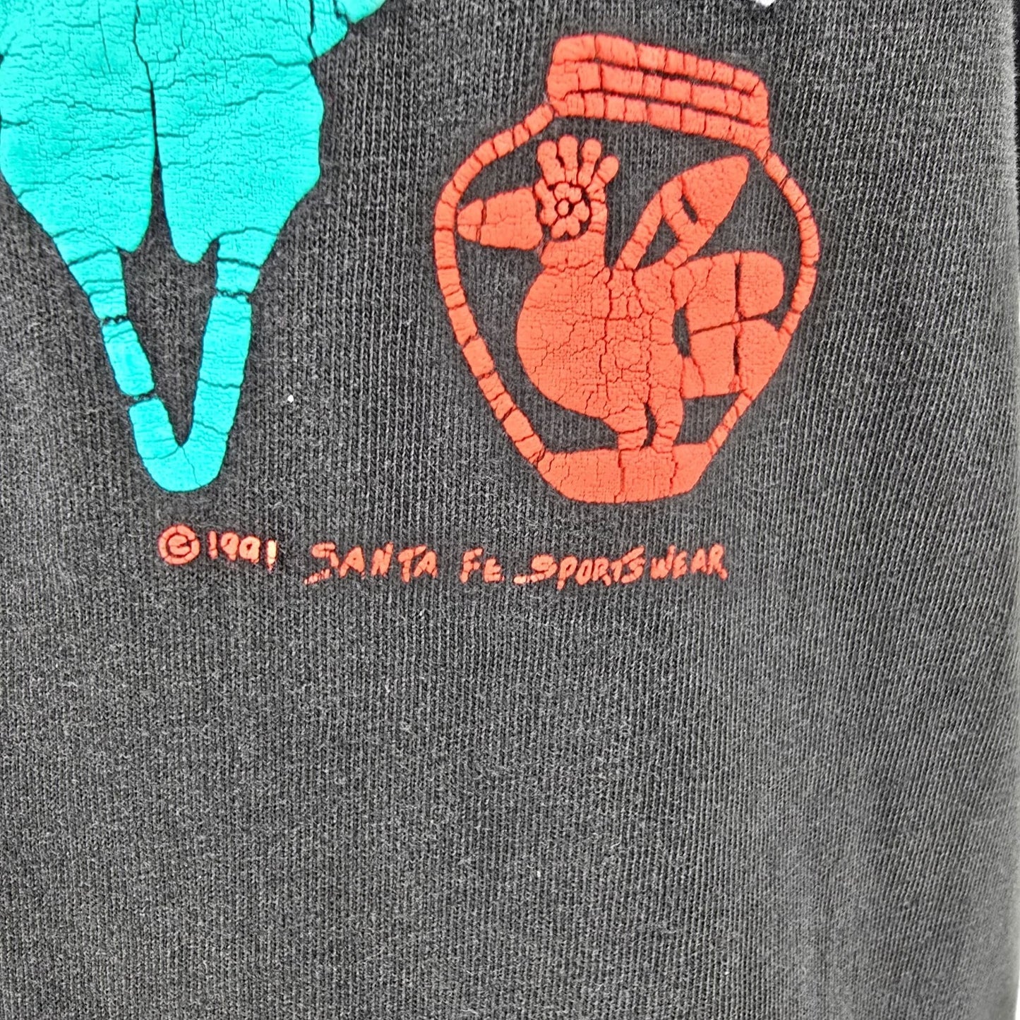 Distressed Vintage 1990s Santa Fe Sportswear Southwestern Symbols T-Shirt (XL)