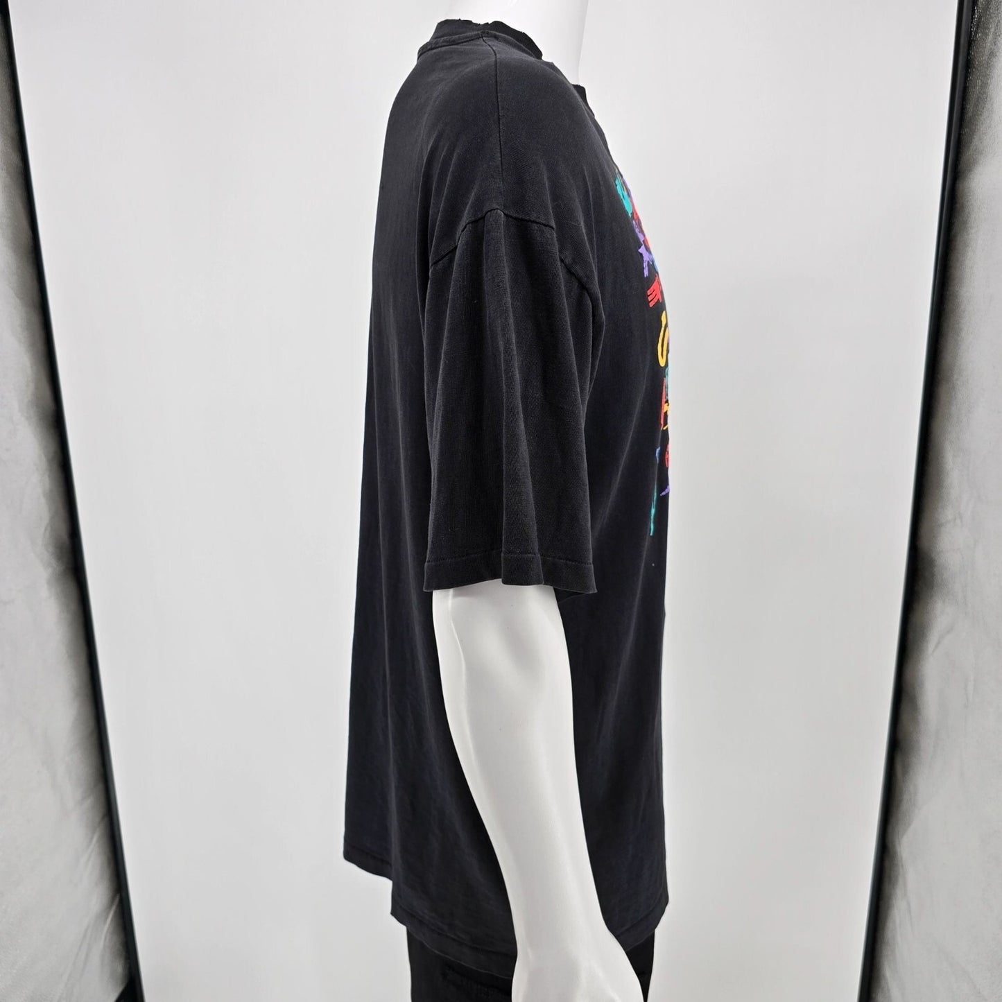 Distressed Vintage 1990s Santa Fe Sportswear Southwestern Symbols T-Shirt (XL)