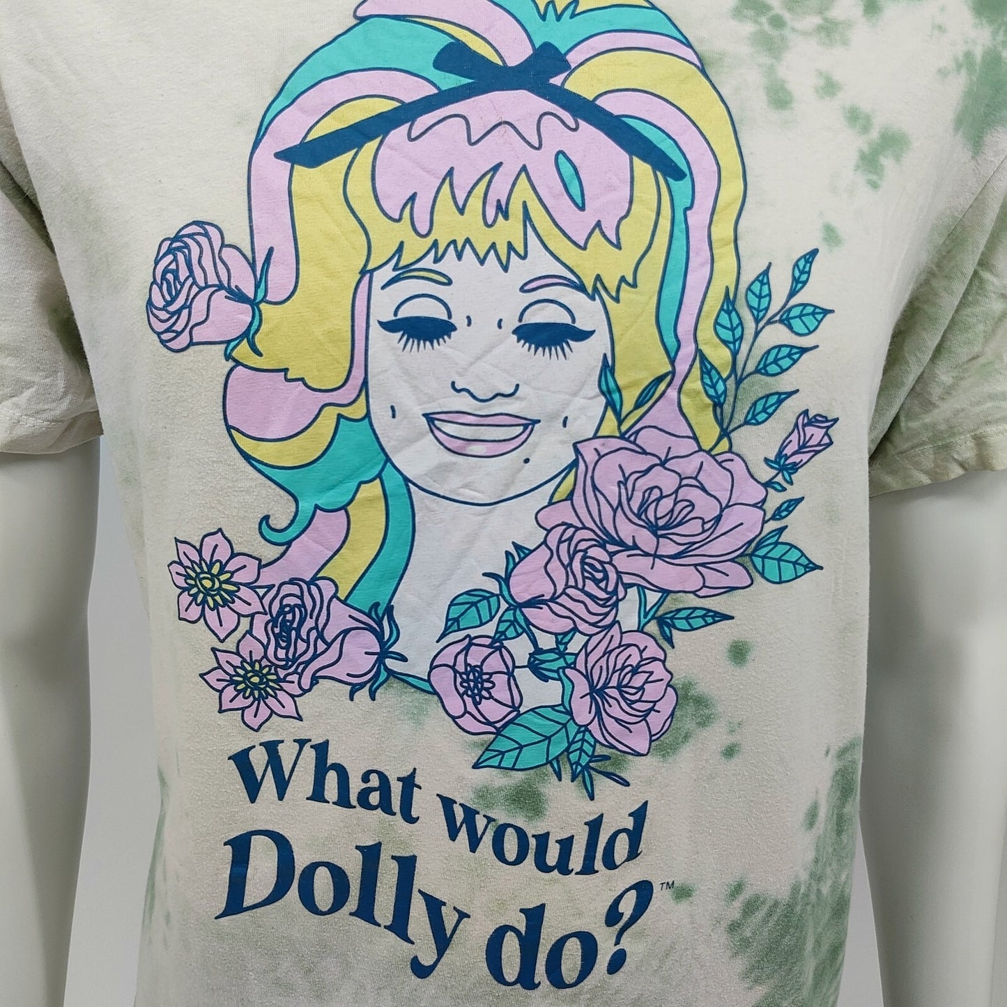 "What Would Dolly Do" Dolly Parton Tie-Dye Floral Graphic T-Shirt (Medium)