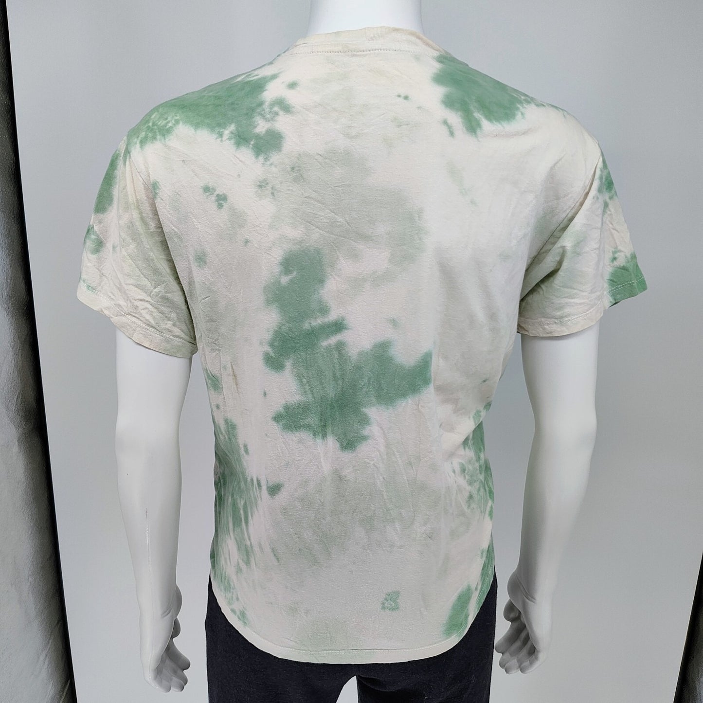 "What Would Dolly Do" Dolly Parton Tie-Dye Floral Graphic T-Shirt (Medium)