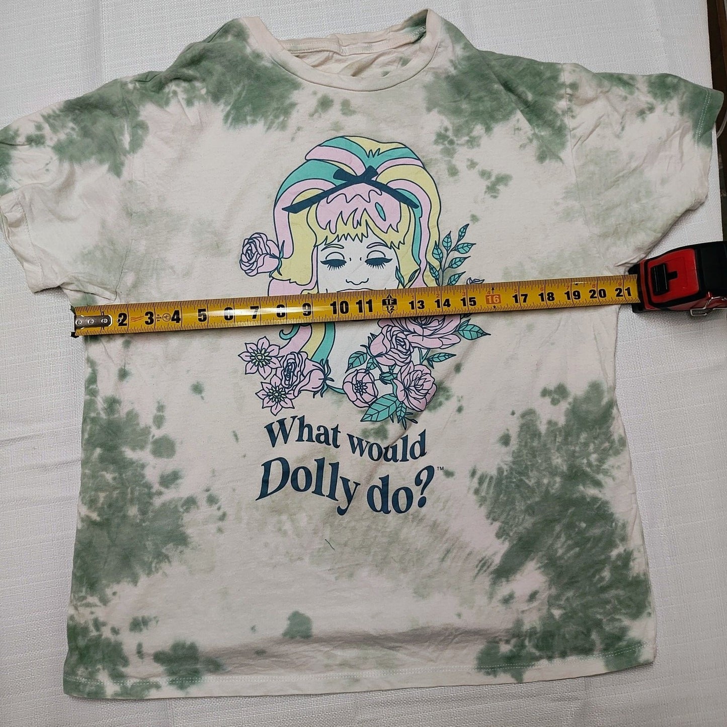 "What Would Dolly Do" Dolly Parton Tie-Dye Floral Graphic T-Shirt (Medium)