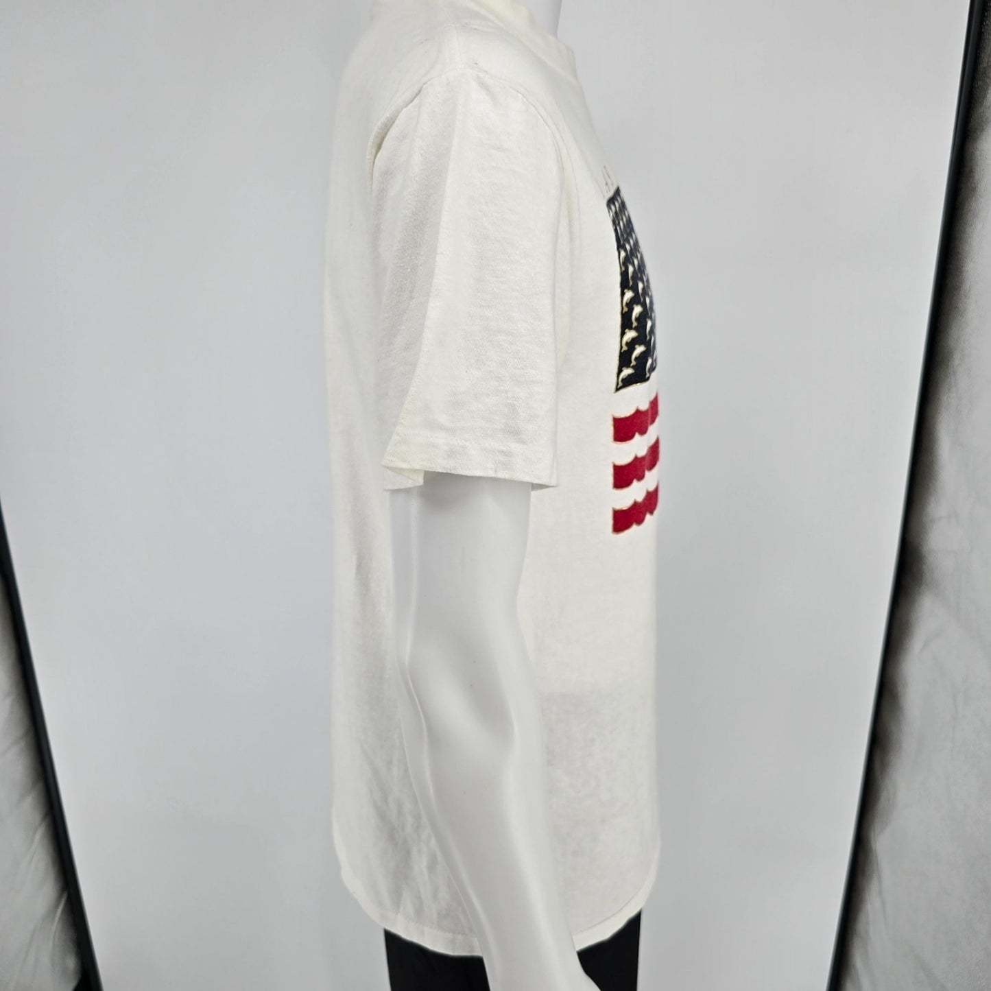 Vintage 1990s Oneita Power-T WT Las Vegas Dolphin Flag Graphic T-Shirt (M)