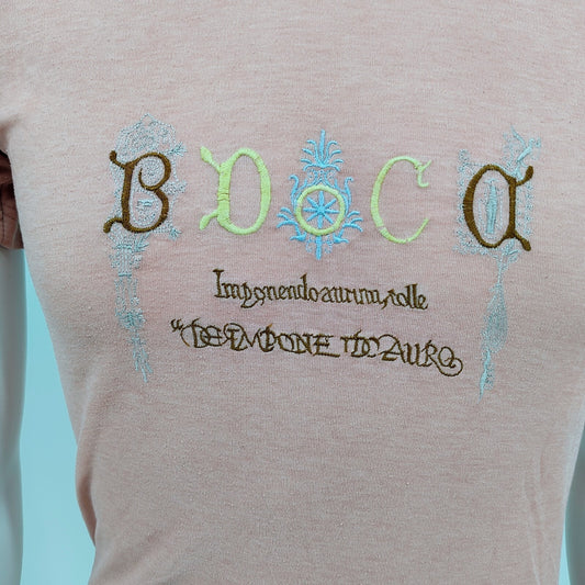 Hung Fat BDoCA "Imponendo Aurum Colle" Latin Embroidered T-Shirt (Womens XS)