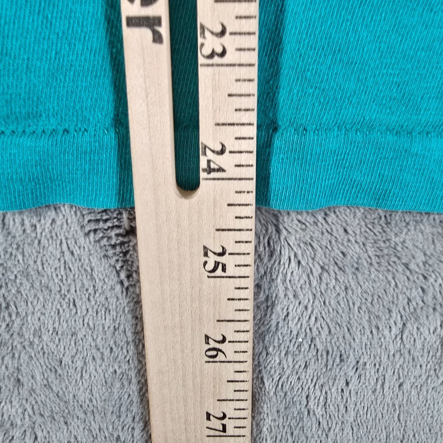 Distressed Vintage 1990s Hanes Faded Tribal Graphic Teal Pocket Tee T-Shirt (M)
