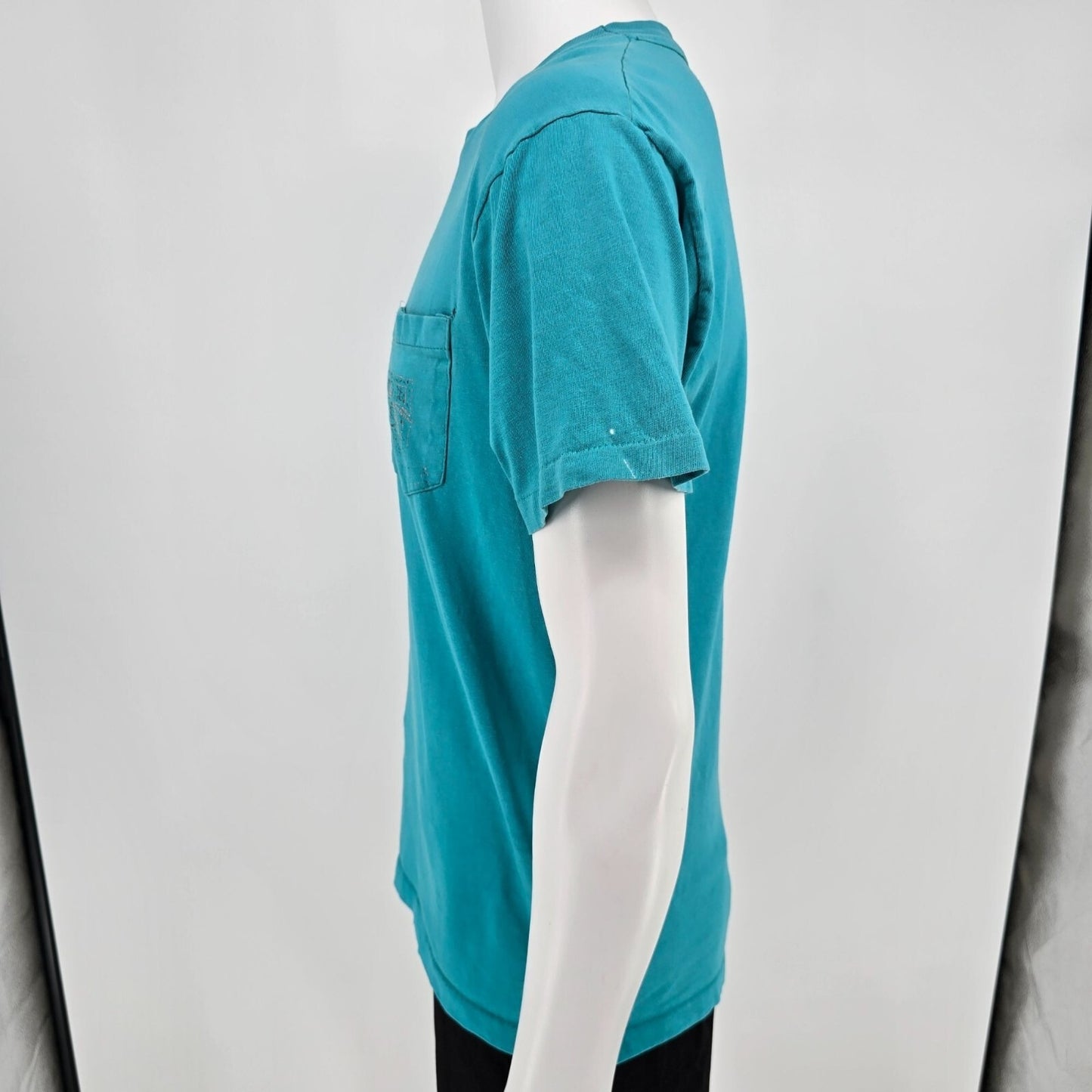 Distressed Vintage 1990s Hanes Faded Tribal Graphic Teal Pocket Tee T-Shirt (M)