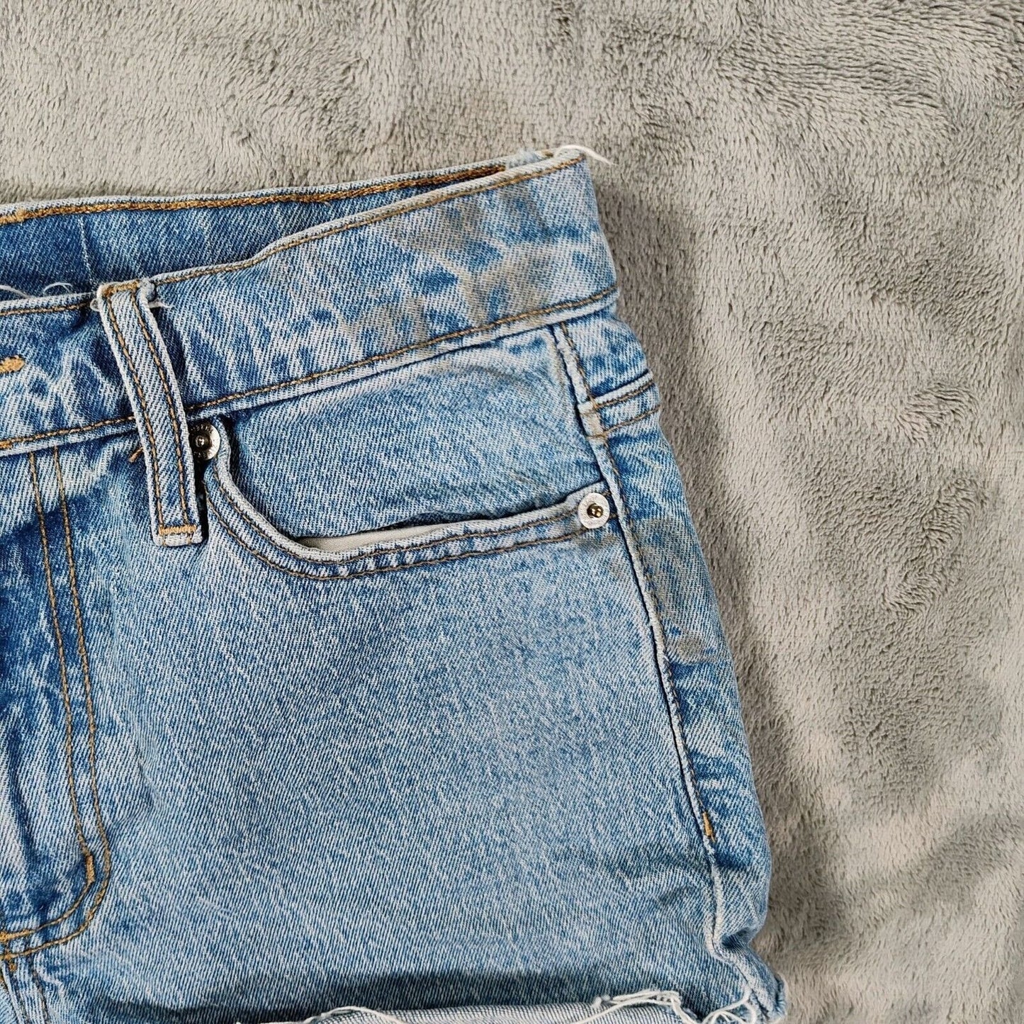 Universal Thread Goods Co "Vintage Straight" DIY Denim Cutoff Shorts (00/24R)