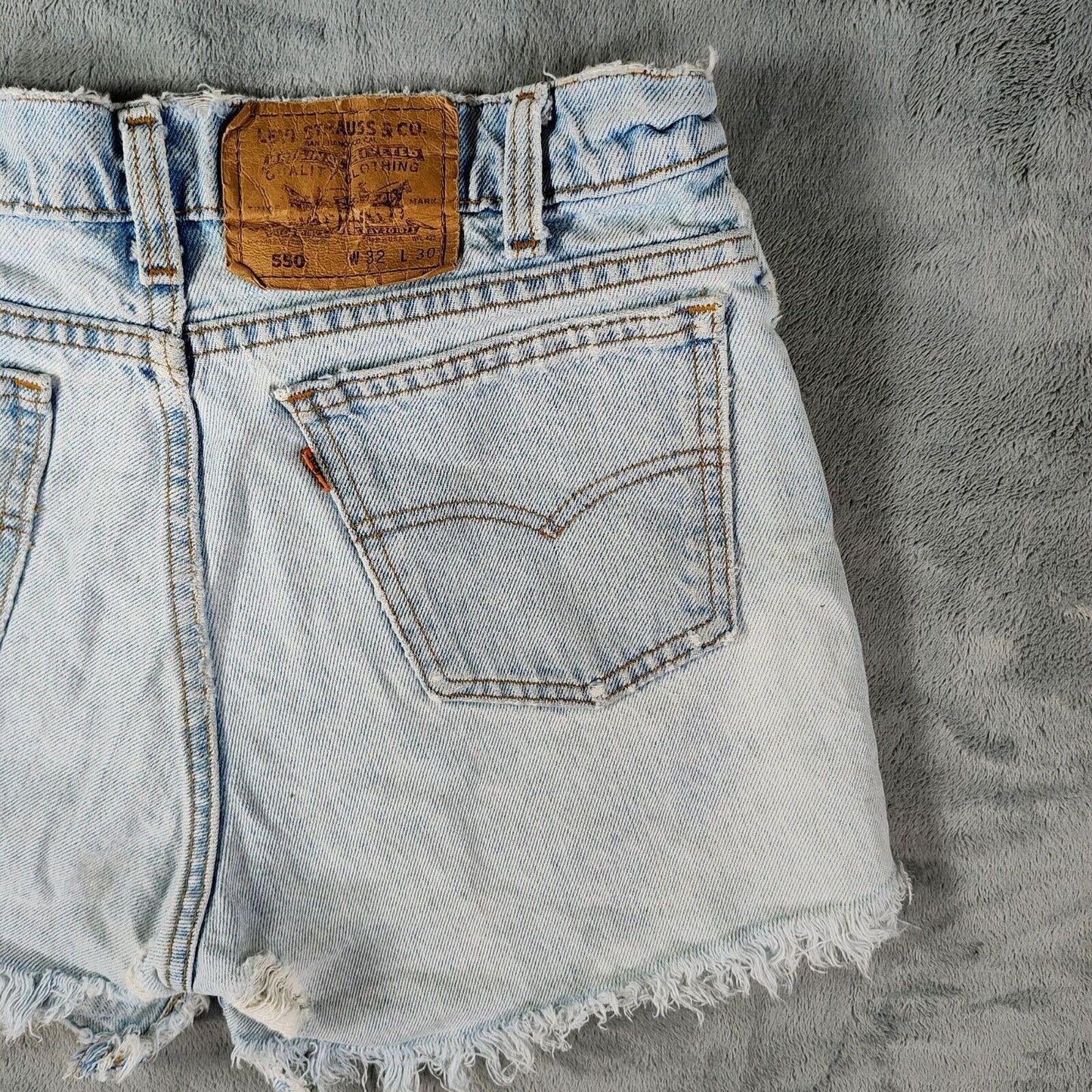 Vintage 1988-1994 Unisex Orange Tab Levi's 550 DIY Denim Cut-Off Shorts (W30)