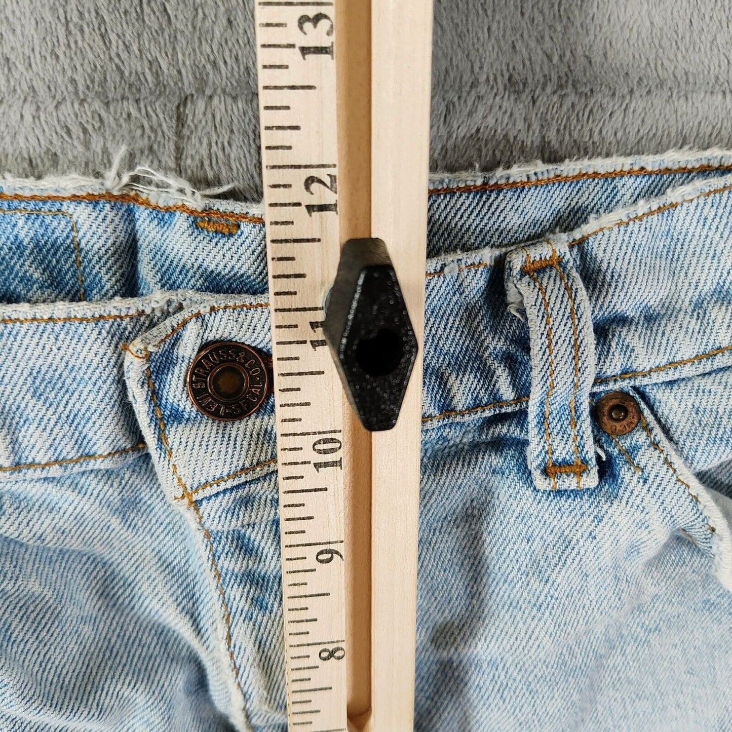 Vintage 1988-1994 Unisex Orange Tab Levi's 550 DIY Denim Cut-Off Shorts (W30)