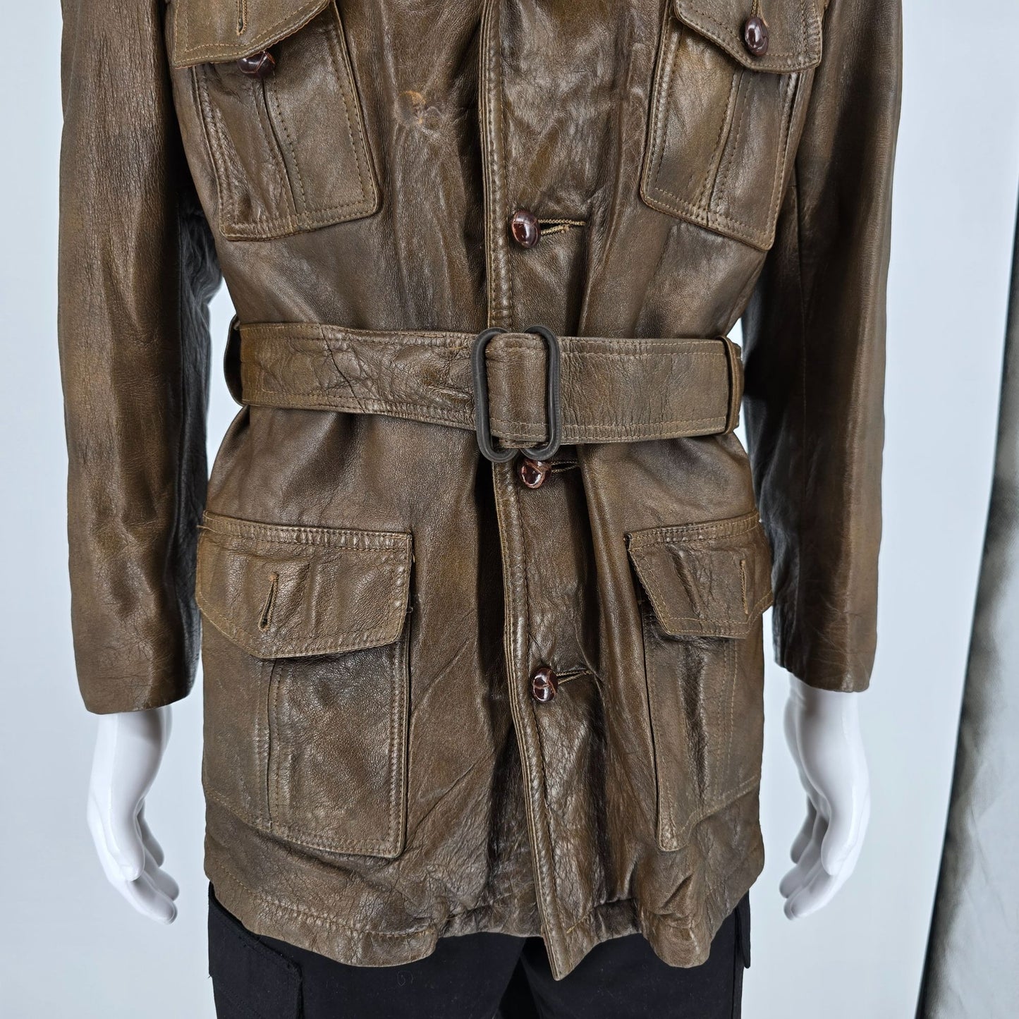Vintage 1970s Unbranded Made in USA 4-Pocket Brown Leather Safari Jacket (Small)