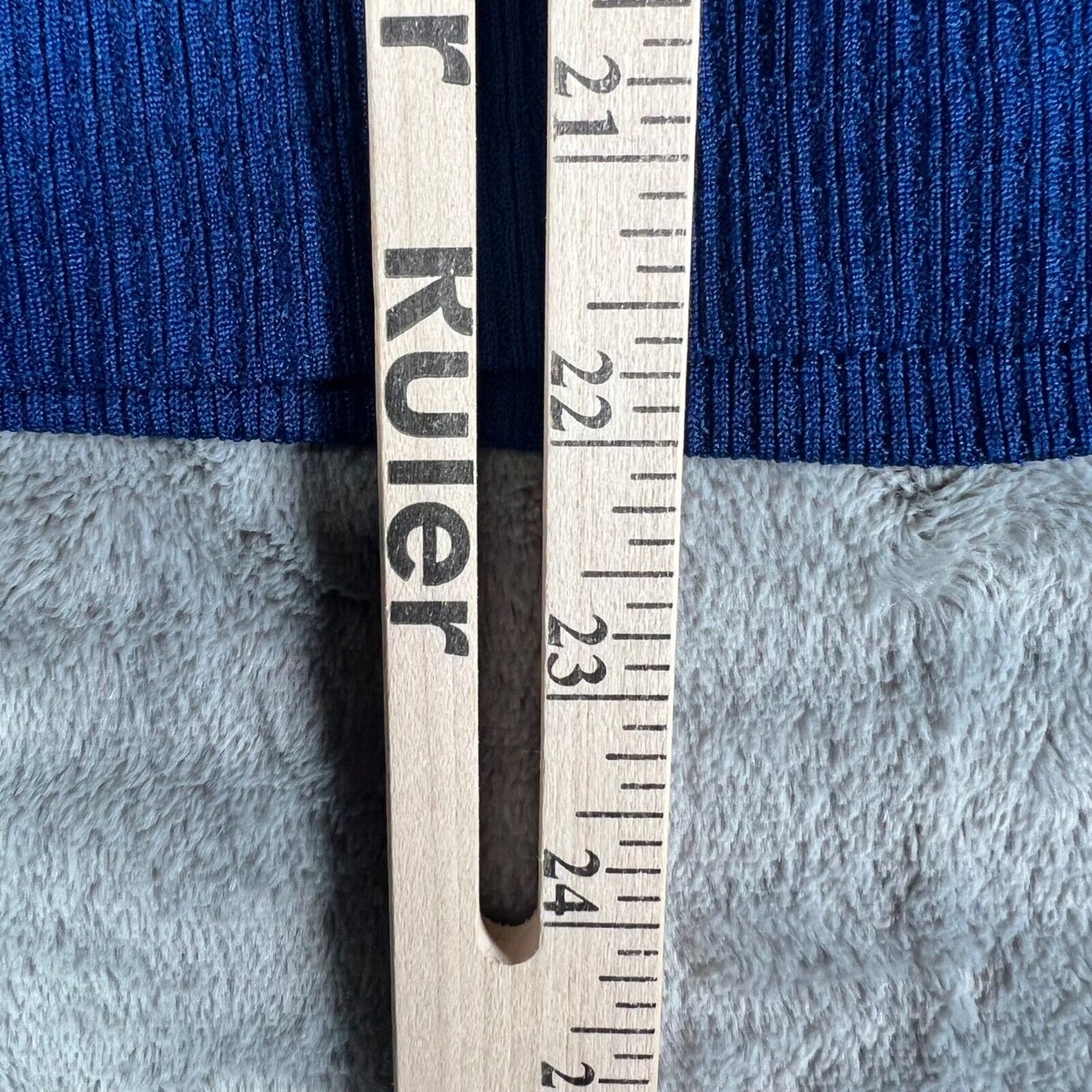 Vintage 1980s Blue Sears Made in Singapore Polyester Ribbed V-Neck Shirt (S)