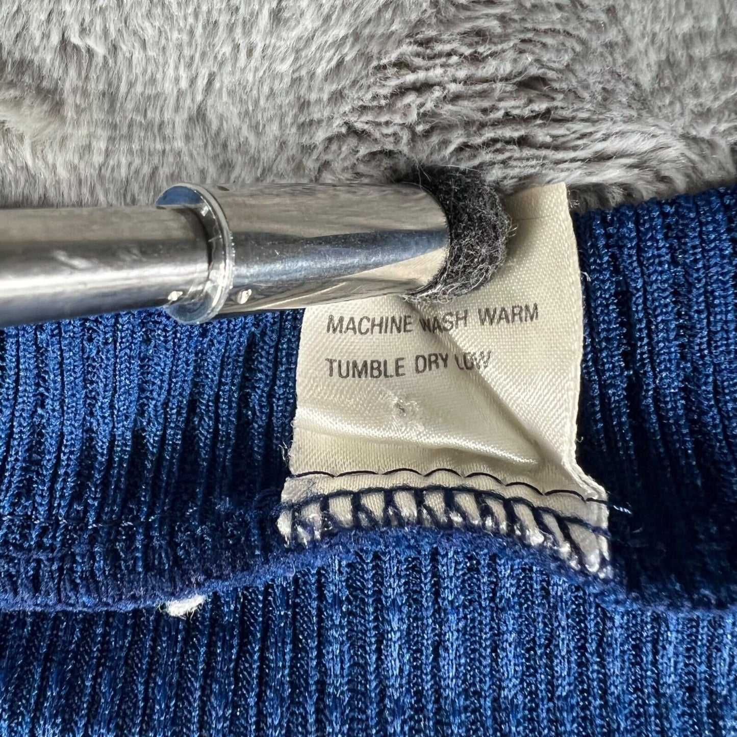 Vintage 1980s Blue Sears Made in Singapore Polyester Ribbed V-Neck Shirt (S)