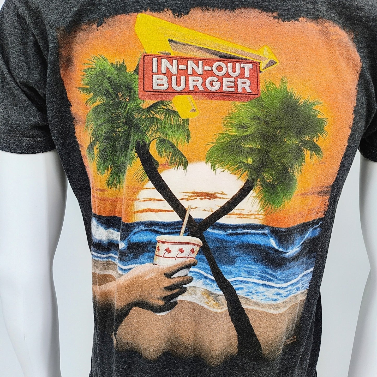2015 In-N-Out Burger California Sean Ellingson "The Simple Things" T-Shirt (M)