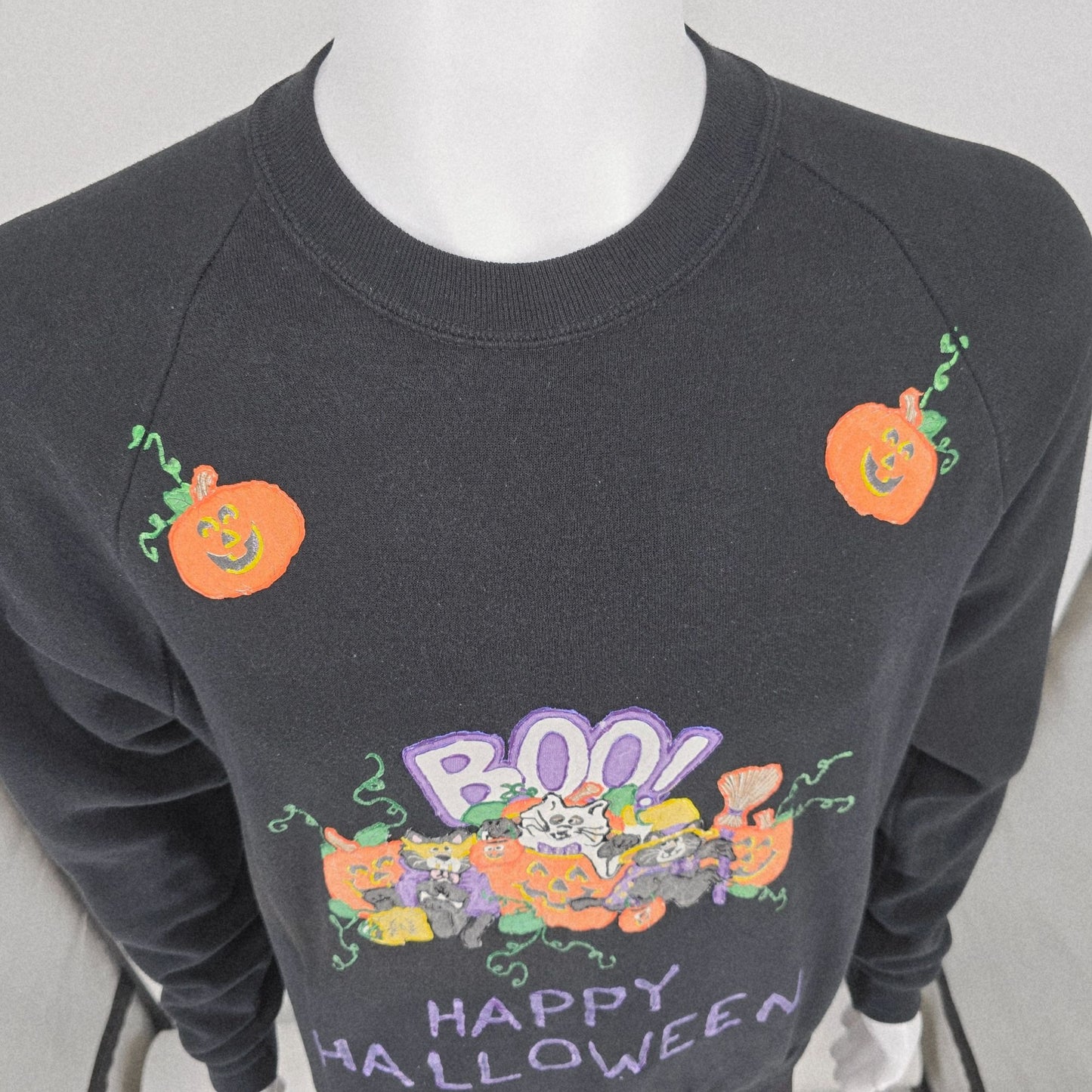 Vintage 1990s Jerzees "Boo!" Happy Halloween Cats and Pumpkins Sweatshirt (L)