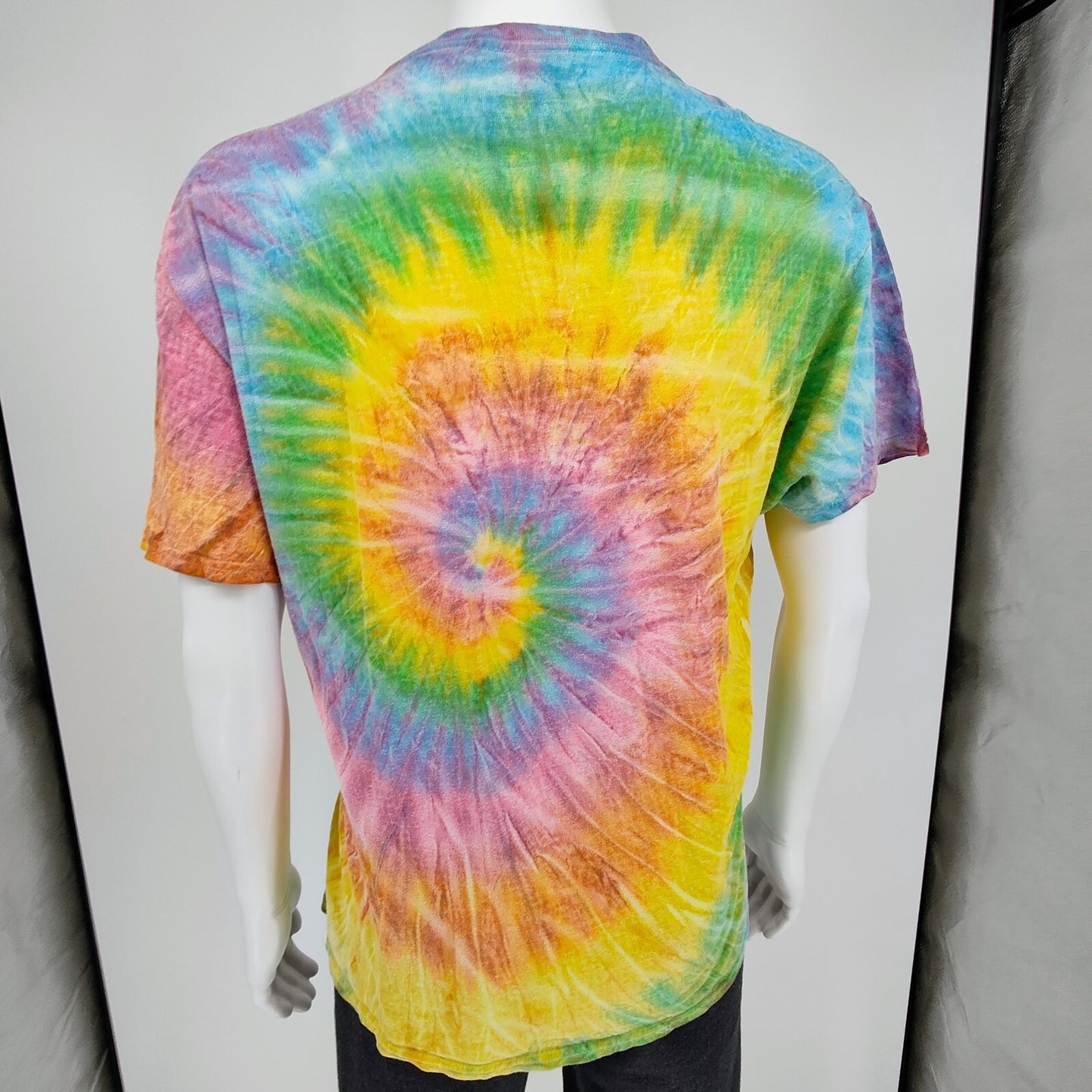 Pac-Man Spiral Rainbow Tie-dye Graphic T-Shirt (Large)