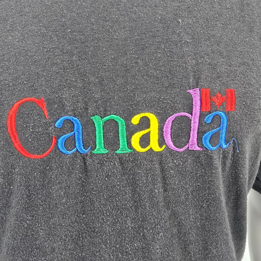 Vintage 1990s WAM "Canada" Rainbow Embroidered Souvenir T-Shirt (L/XL)