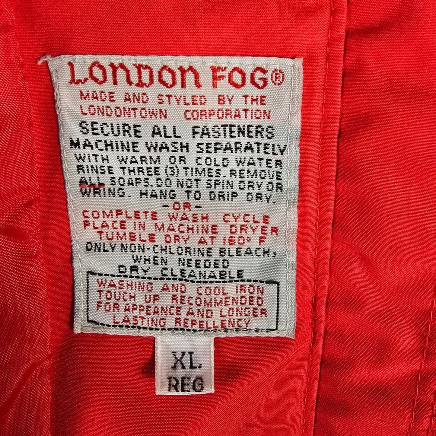 Vintage 1990s Fog by London Fog "Team Fog" Red Hooded Utility/Rain Jacket (XL)