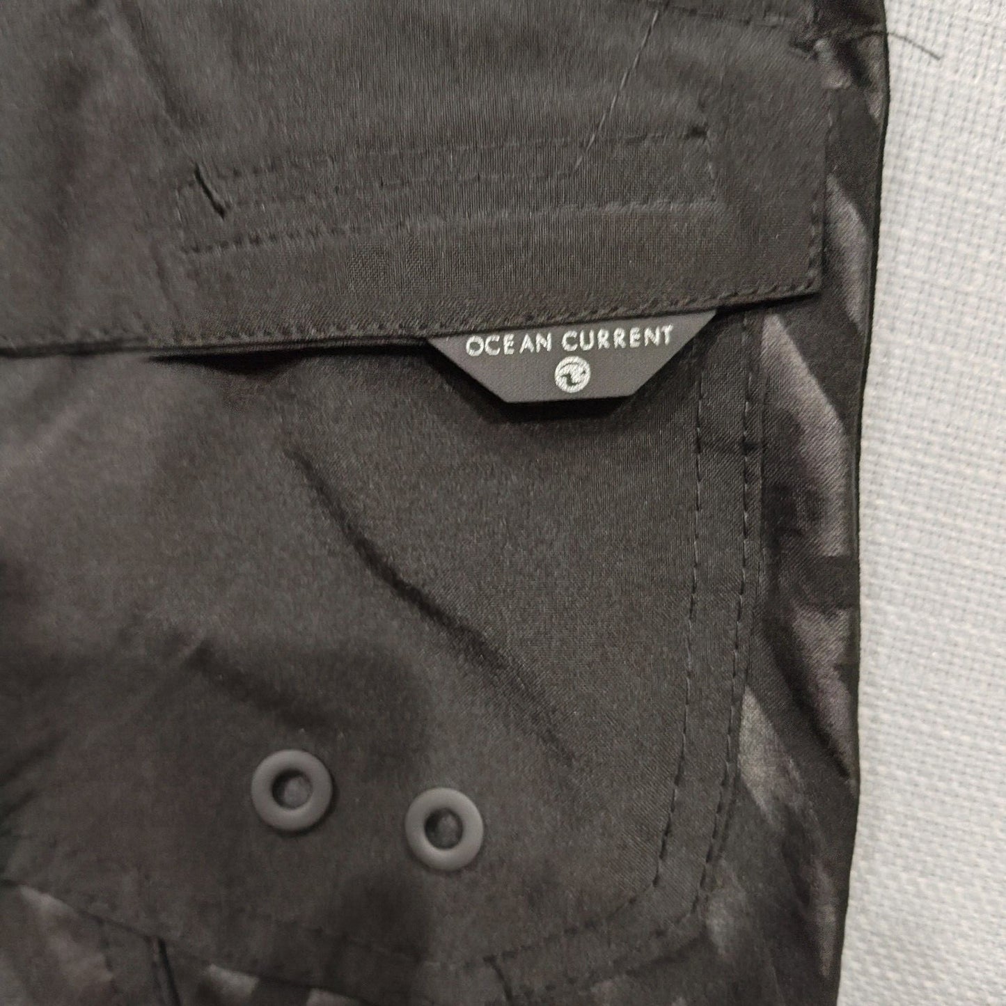 Ocean Current Black Swimming Board Shorts Model OY1191822EFWA (Size Small)