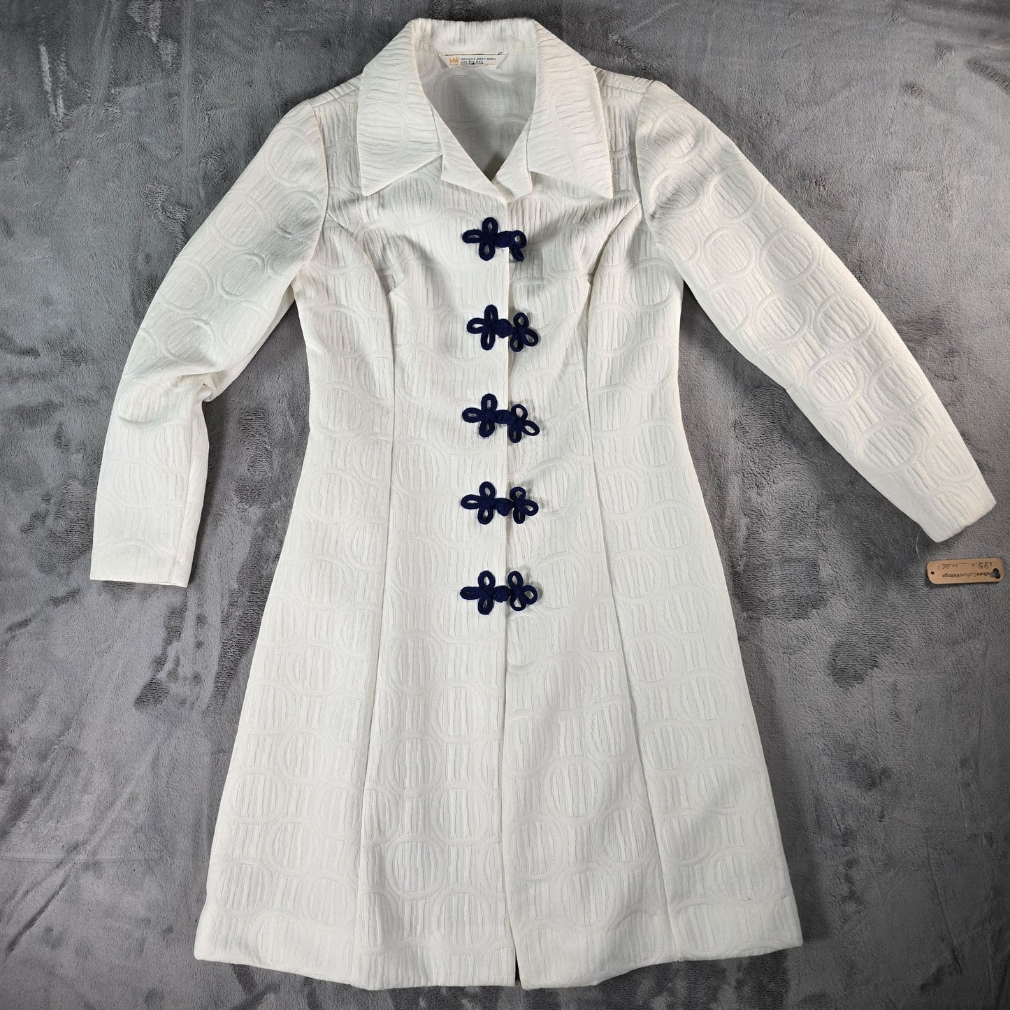 Vintage 1970s Towncraft Mod A-Line Textured Jacquard Knit Ivory Coat (S)