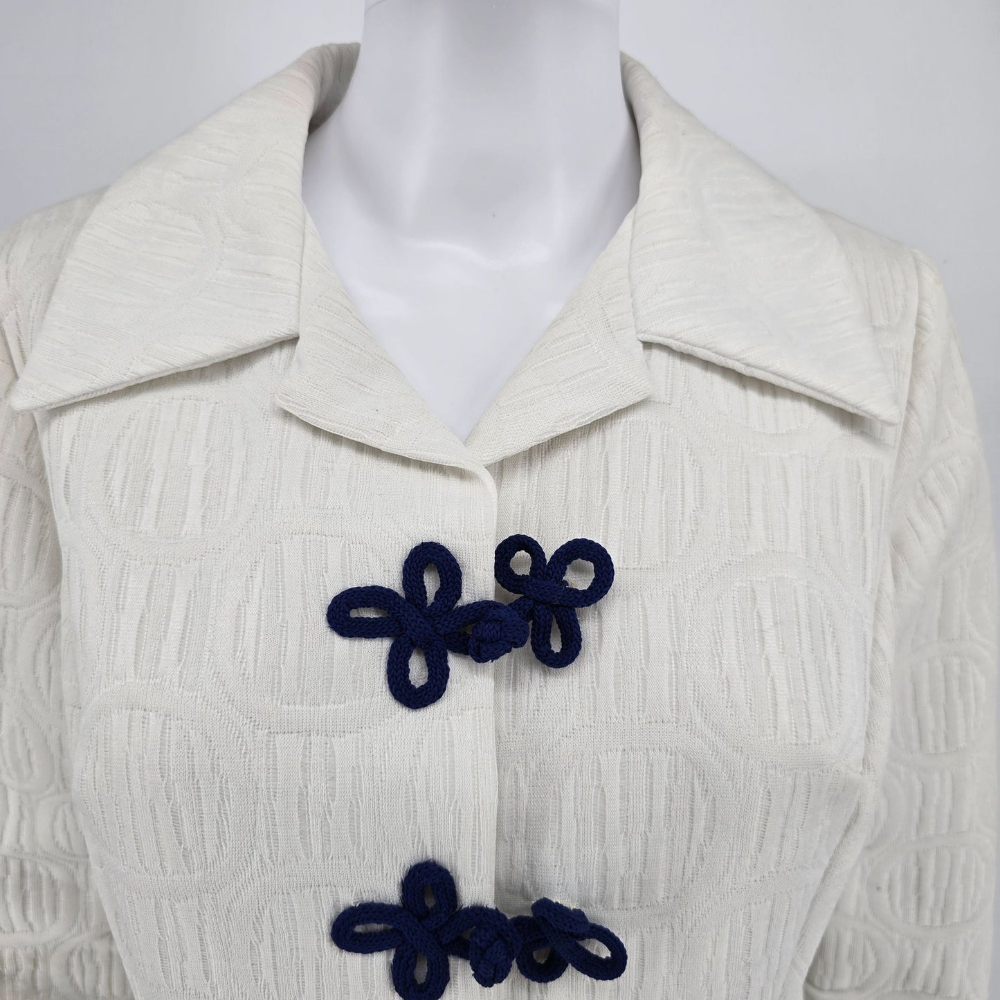 Vintage 1970s Towncraft Mod A-Line Textured Jacquard Knit Ivory Coat (S)