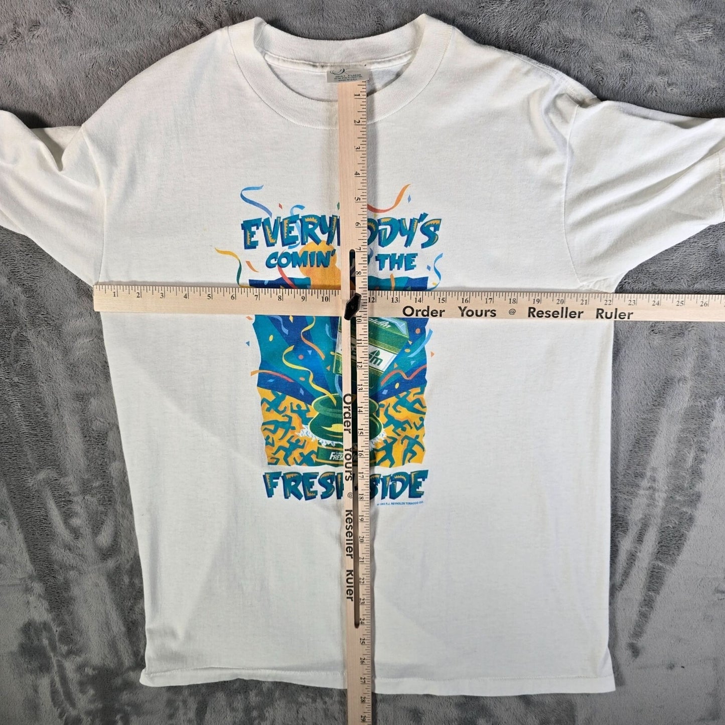 Vintage 1990s Salem Cigarettes Everybody's Comin' To The Fresh Side T-Shirt (XL)