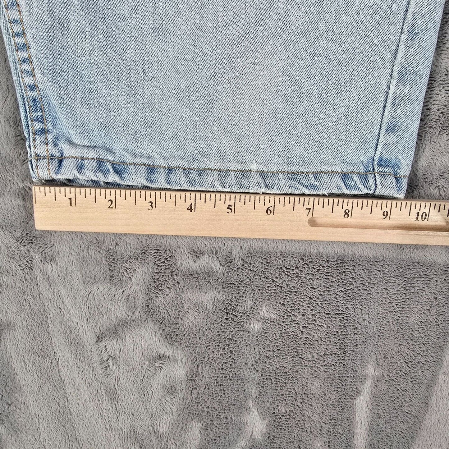 Vintage 2001 Y2K Made in USA Levi's 505 Men's Regular Fit Denim Shorts (31)