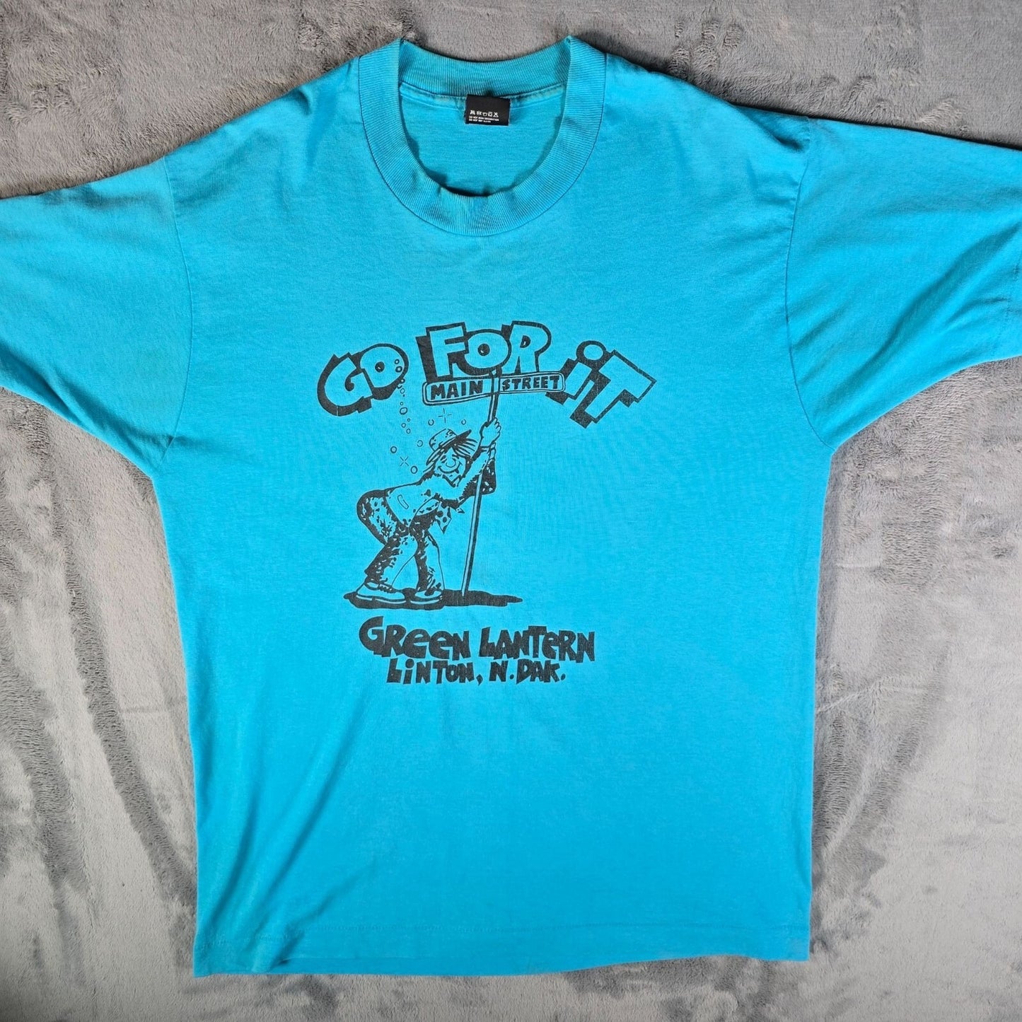 Vintage 1990s Green Lantern Bar Linton, North Dakota Graphic T-Shirt (L)