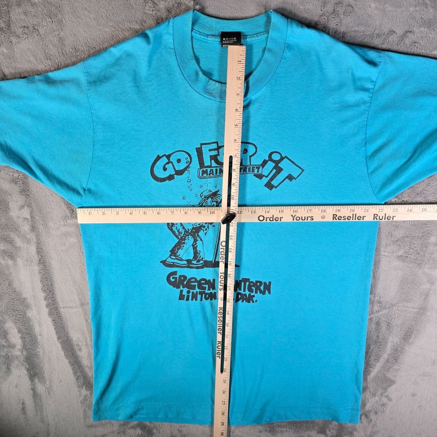 Vintage 1990s Green Lantern Bar Linton, North Dakota Graphic T-Shirt (L)