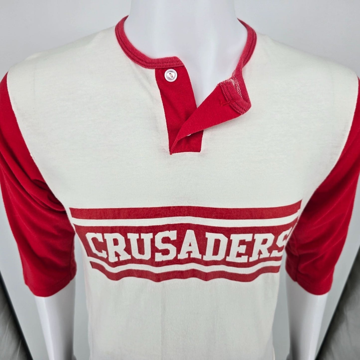 Vintage 1980s St. Henry High School Crusaders Class of 1983 Raglan T-Shirt (S)