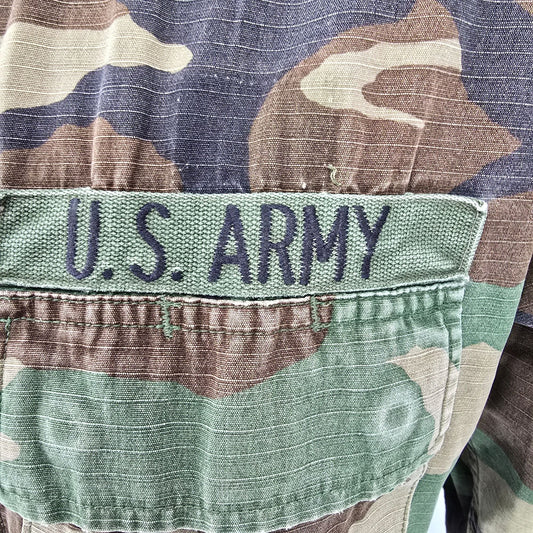 Vintage 1991 U.S. Army Airborne Hot Weather Woodland Camo BDU Combat Jacket (M)