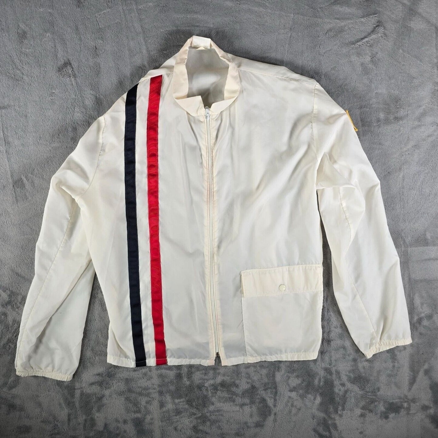 Vintage 1980s Field Sports White Striped Flag Patch Windbreaker Jacket (L)