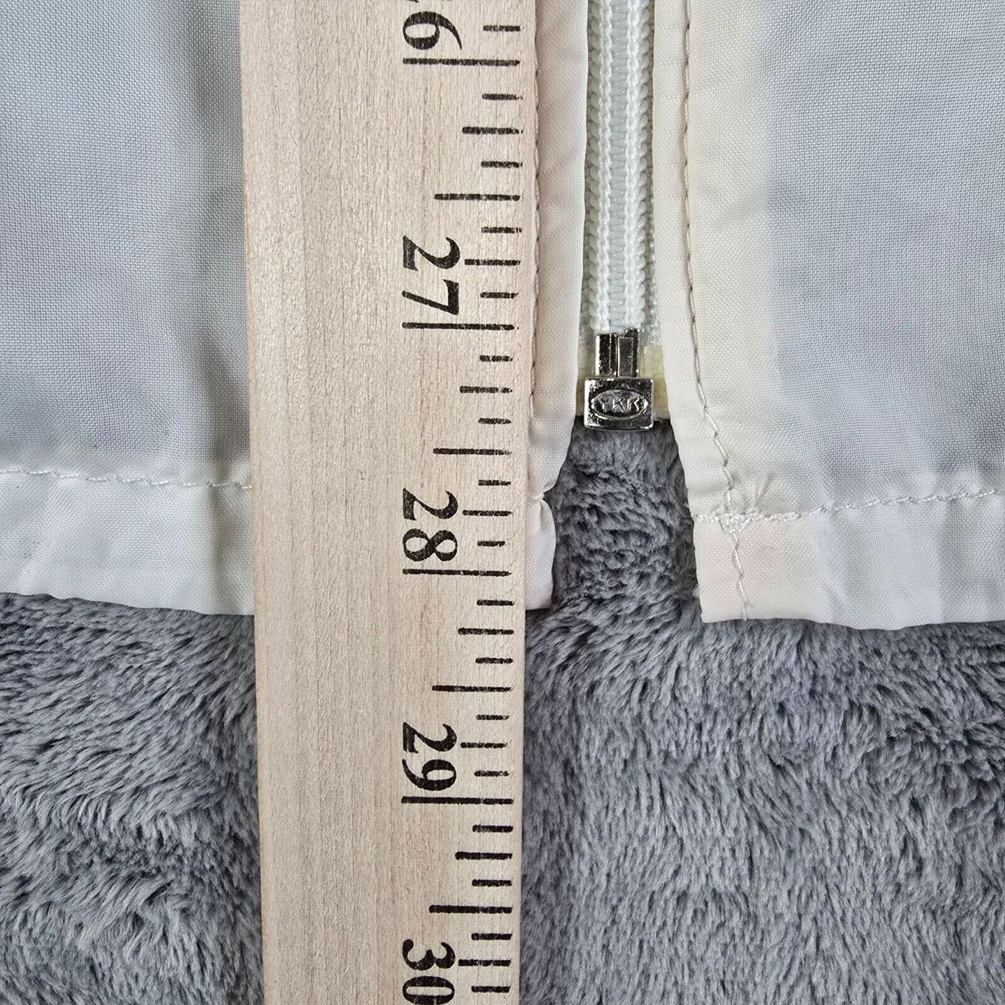 Vintage 1980s Field Sports White Striped Flag Patch Windbreaker Jacket (L)