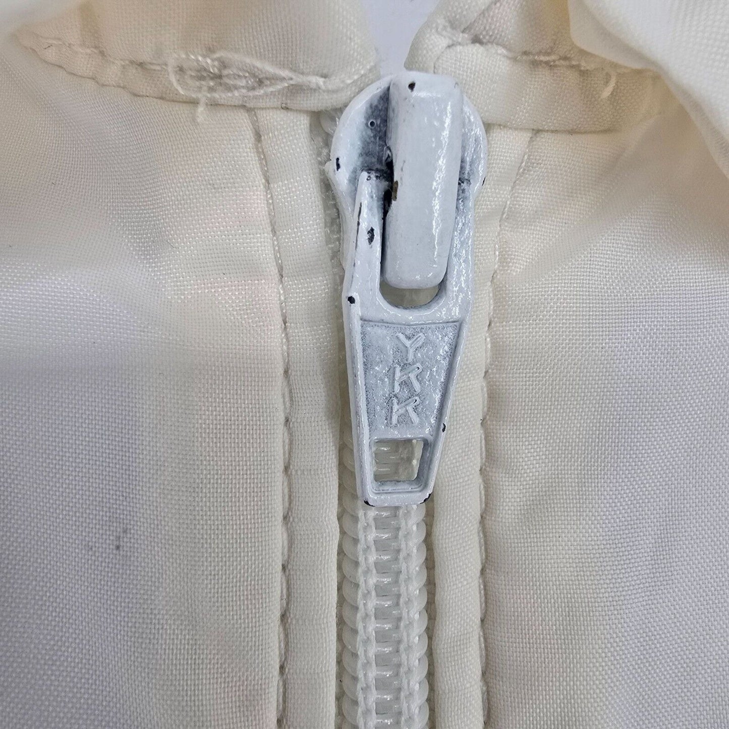 Vintage 1980s Field Sports White Striped Flag Patch Windbreaker Jacket (L)