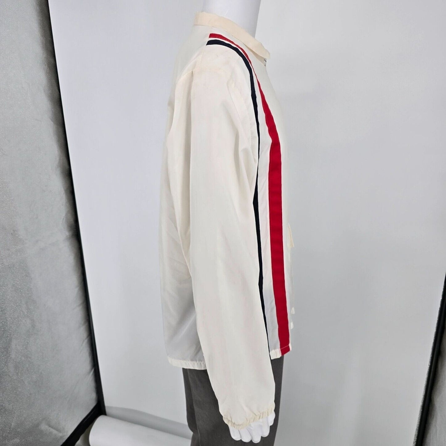 Vintage 1980s Field Sports White Striped Flag Patch Windbreaker Jacket (L)