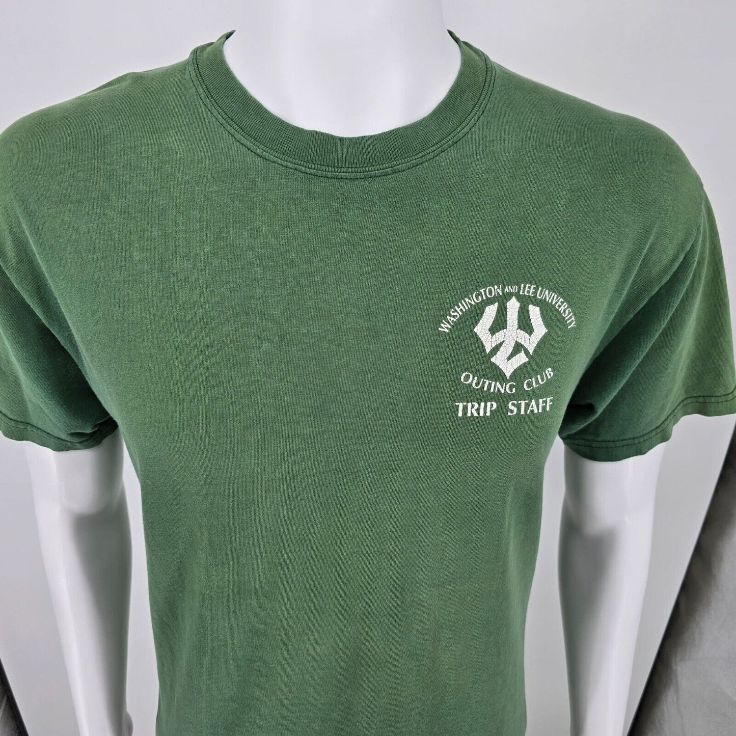 Vintage Y2K Washington and Lee University Outing Club Trip Staff T-Shirt (M)