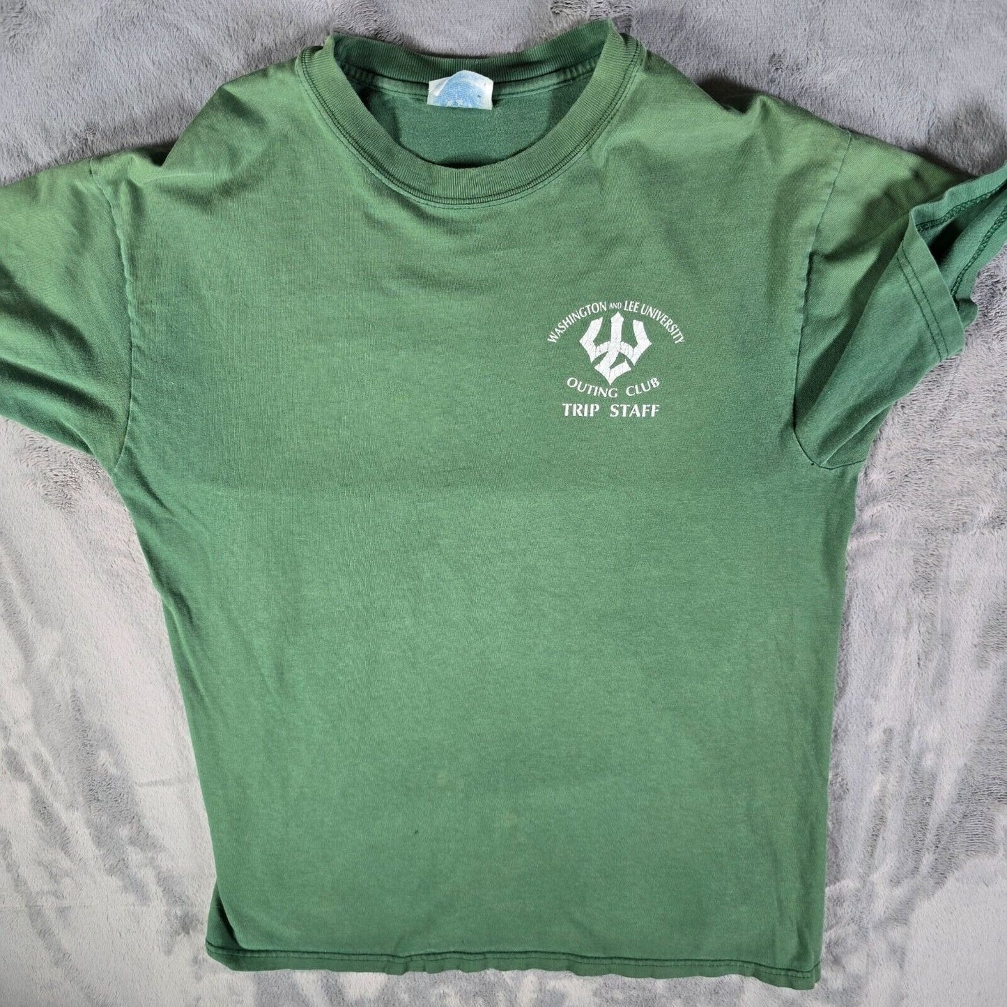 Vintage Y2K Washington and Lee University Outing Club Trip Staff T-Shirt (M)