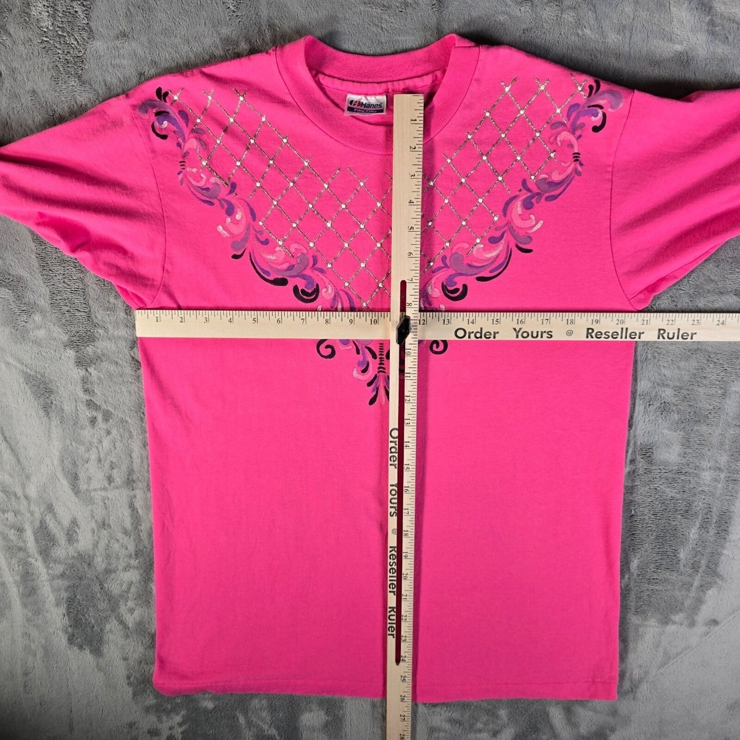Vintage 1990s Hanes Embellished Glitter Yoke Baroque Scroll Design T-Shirt (M/L)