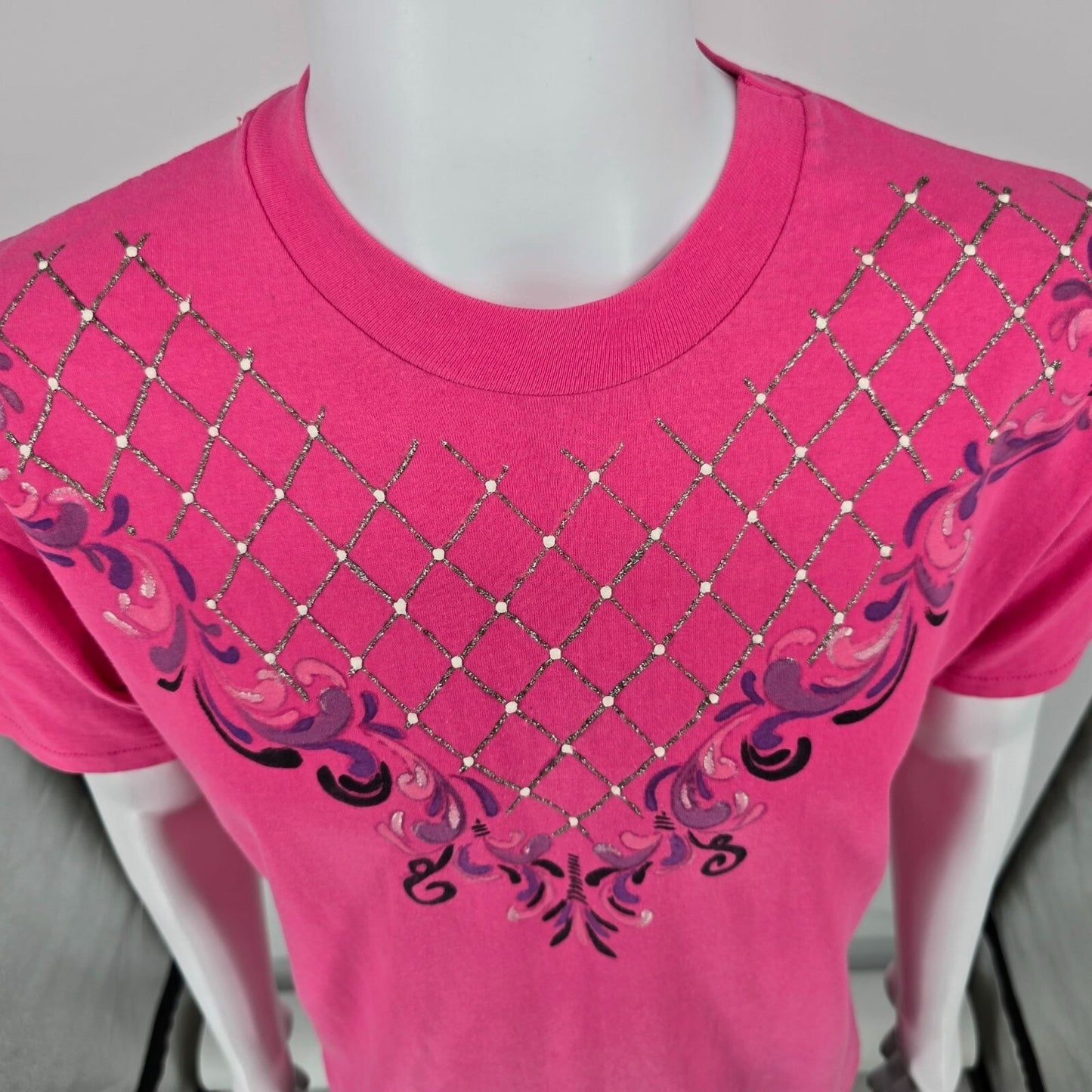 Vintage 1990s Hanes Embellished Glitter Yoke Baroque Scroll Design T-Shirt (M/L)