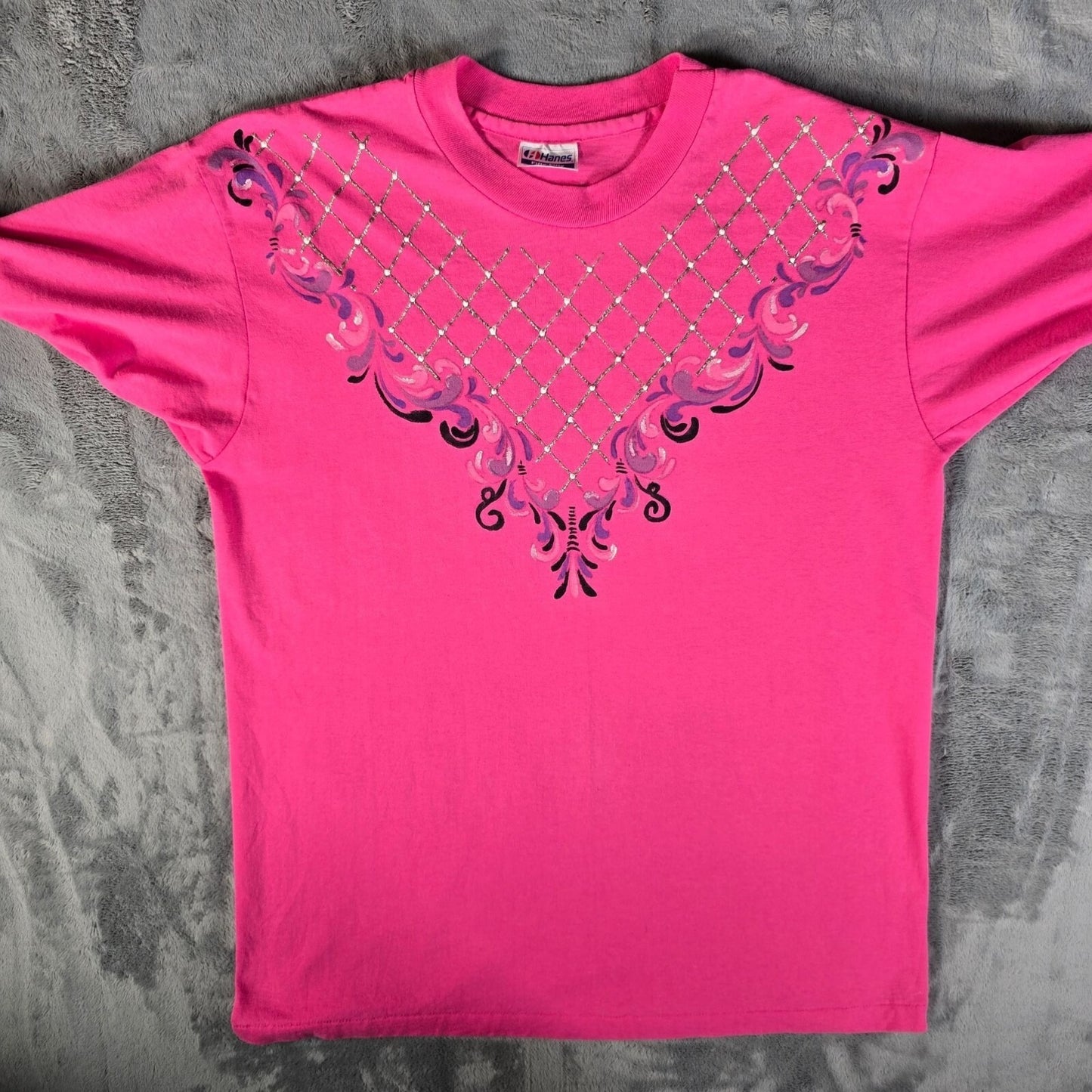 Vintage 1990s Hanes Embellished Glitter Yoke Baroque Scroll Design T-Shirt (M/L)