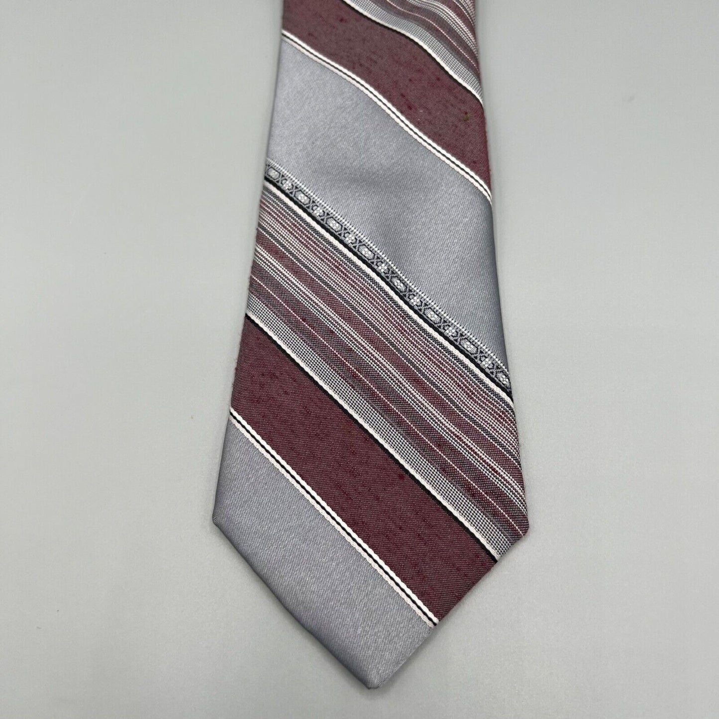 Vintage Silver & Burgundy Diagonal Striped Textured Pattern Tie (For crafting)