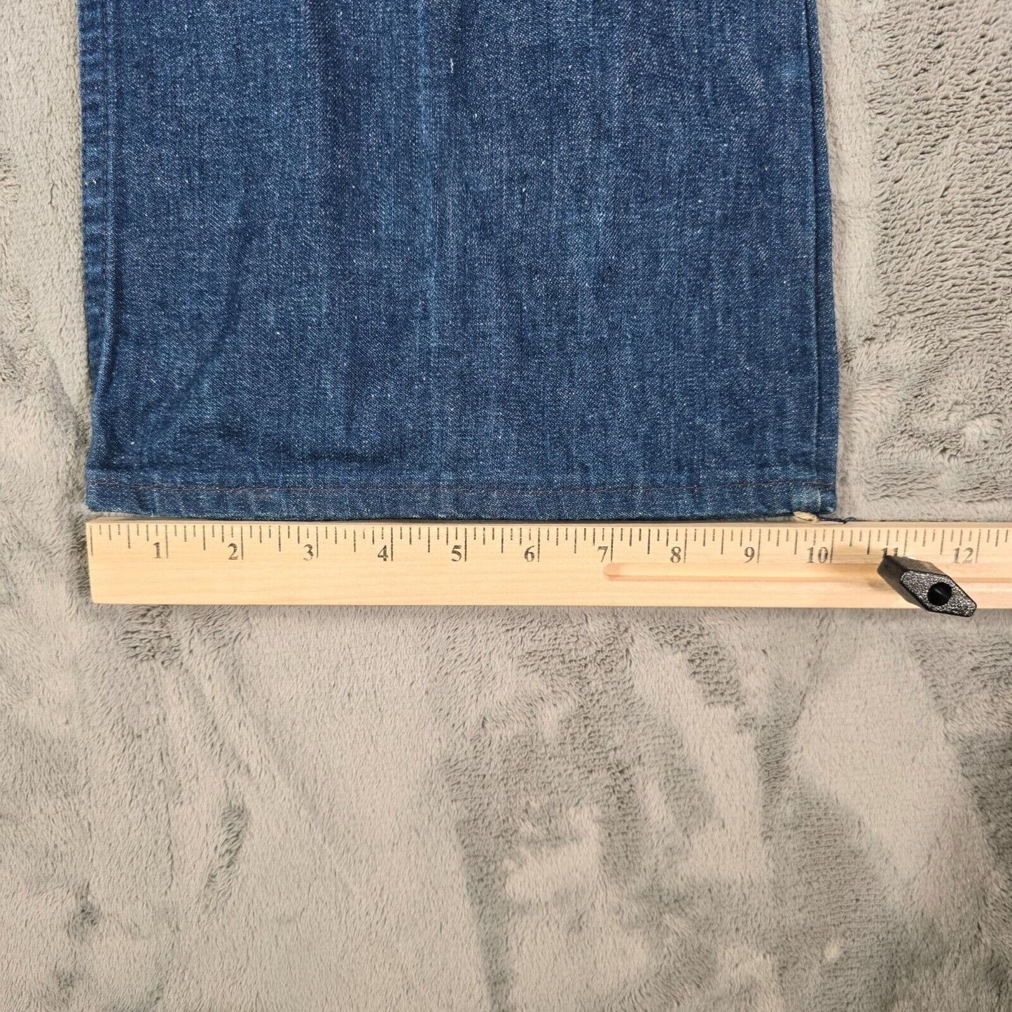 Vintage Early 1970s Wrangler Womens Blue Denim Flare Bell Bottom Jeans (31x30)