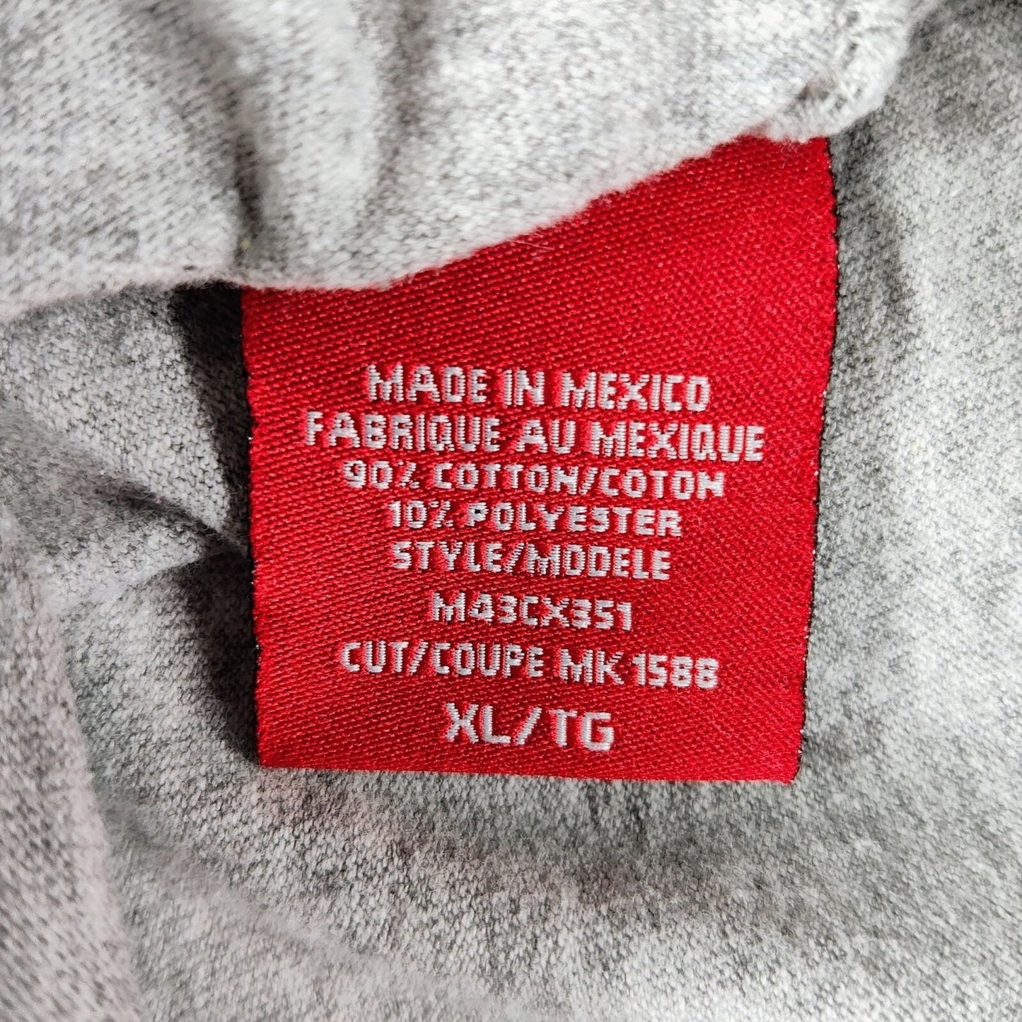 Guess Co. Originals Nineteen Eighty-One Women's Gray Logo T-Shirt (XL) *Flawed